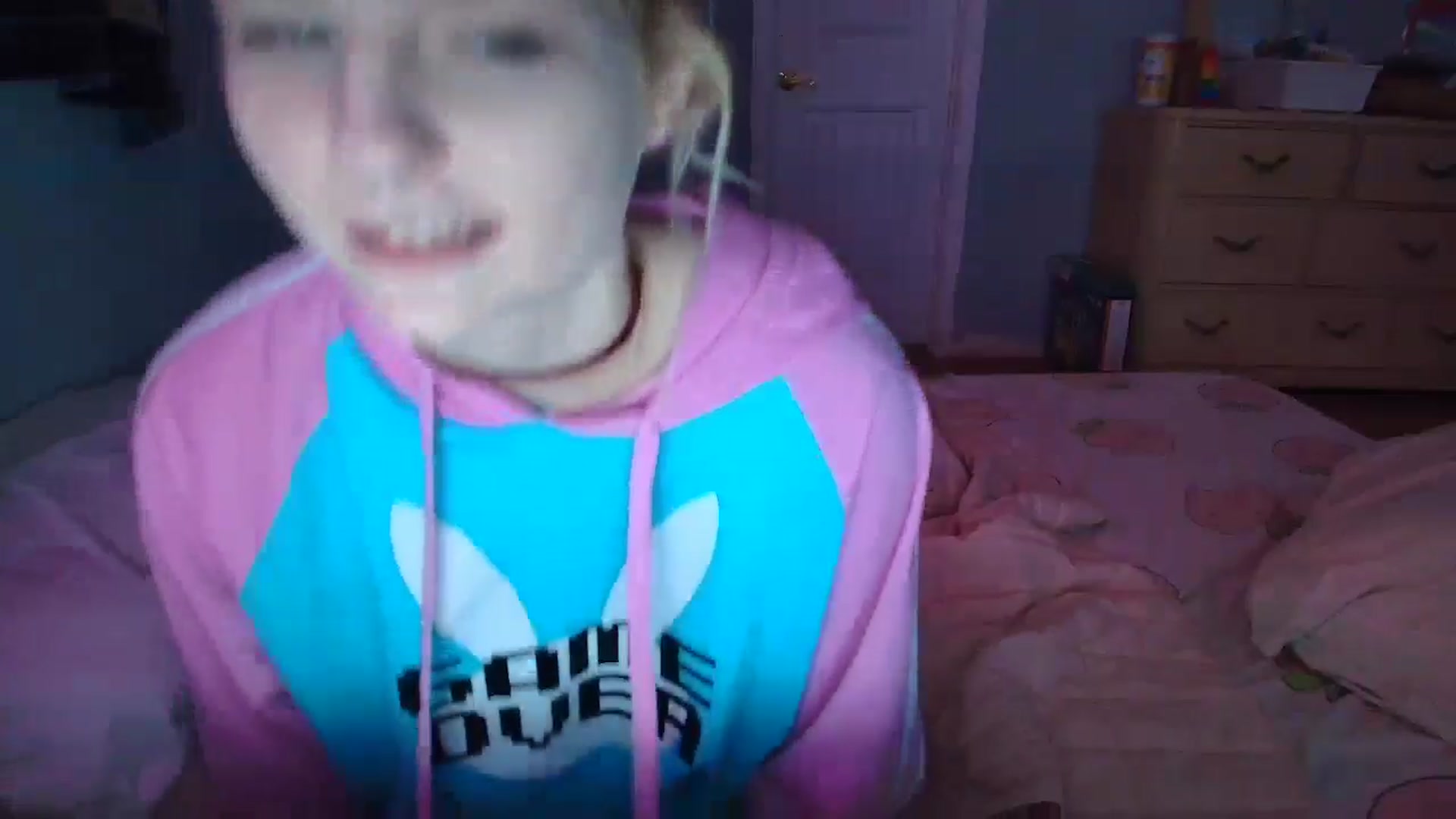 Gallery image thumbnail from DuckChan0's myfreecams stream on, 01/28/2025, 13:56 image 6 of 20