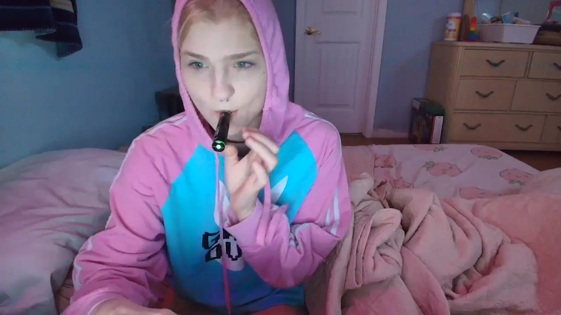 Gallery image thumbnail from DuckChan0's myfreecams stream on, 01/28/2025, 13:56 image 9 of 20
