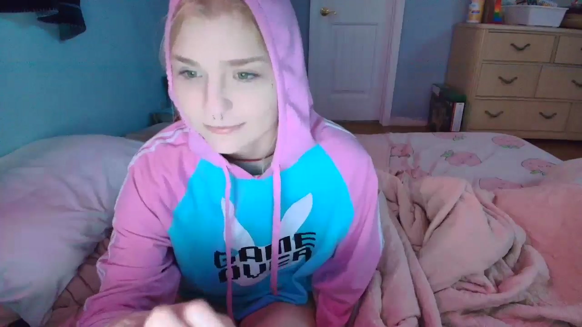Gallery image thumbnail from DuckChan0's myfreecams stream on, 01/28/2025, 13:56 image 14 of 20