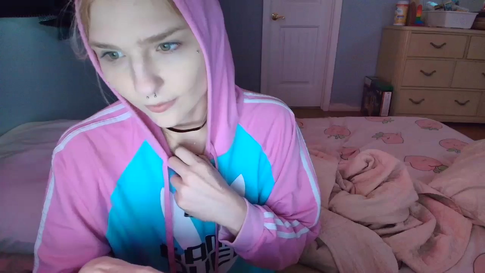 Gallery image thumbnail from DuckChan0's myfreecams stream on, 01/28/2025, 13:56 image 20 of 20