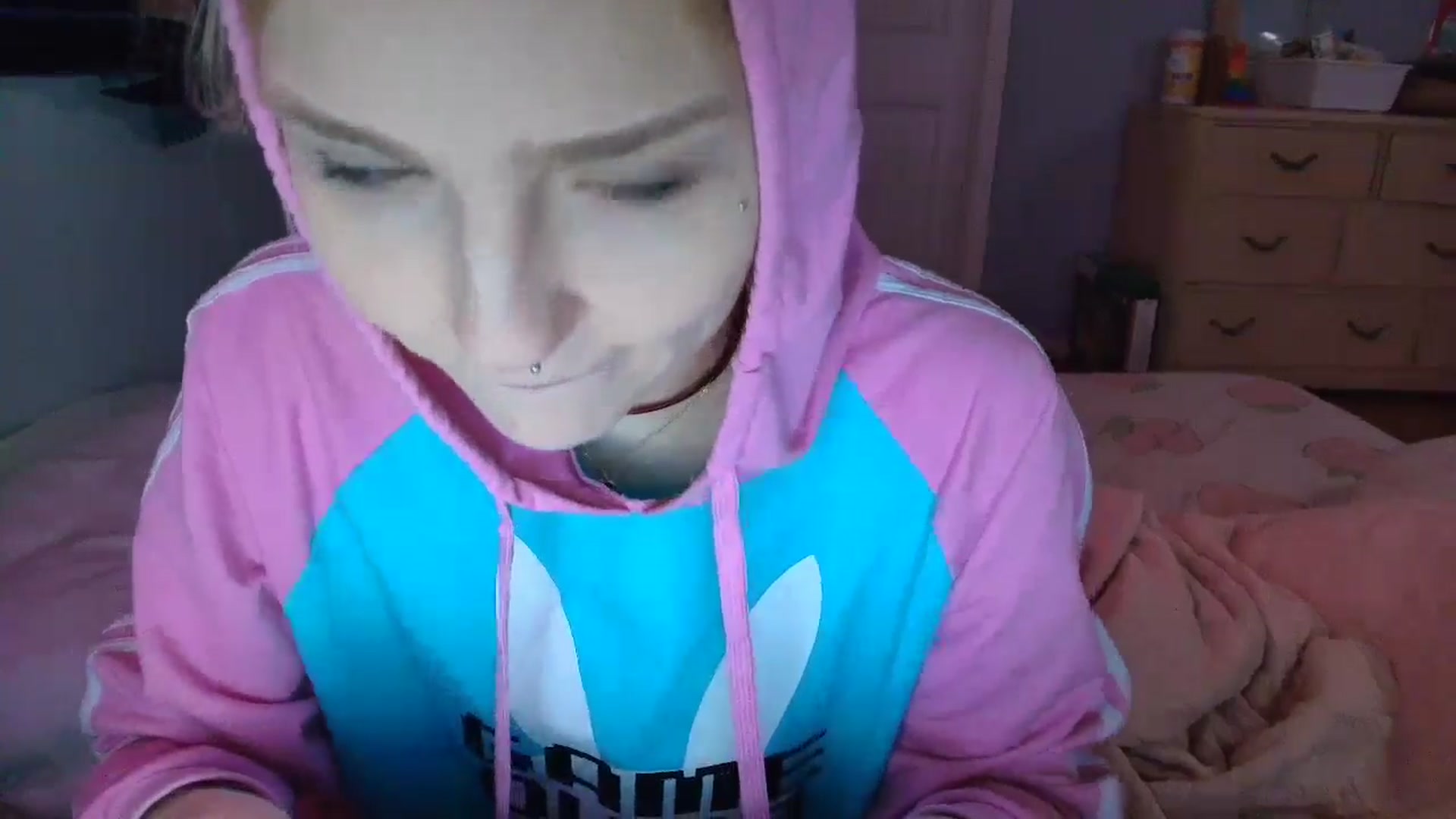 Gallery image thumbnail from DuckChan0's myfreecams stream on, 01/28/2025, 13:56 image 10 of 20