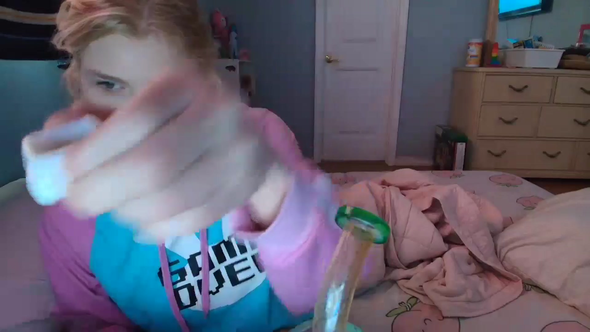 Gallery image thumbnail from DuckChan0's myfreecams stream on, 01/28/2025, 14:28 image 10 of 20