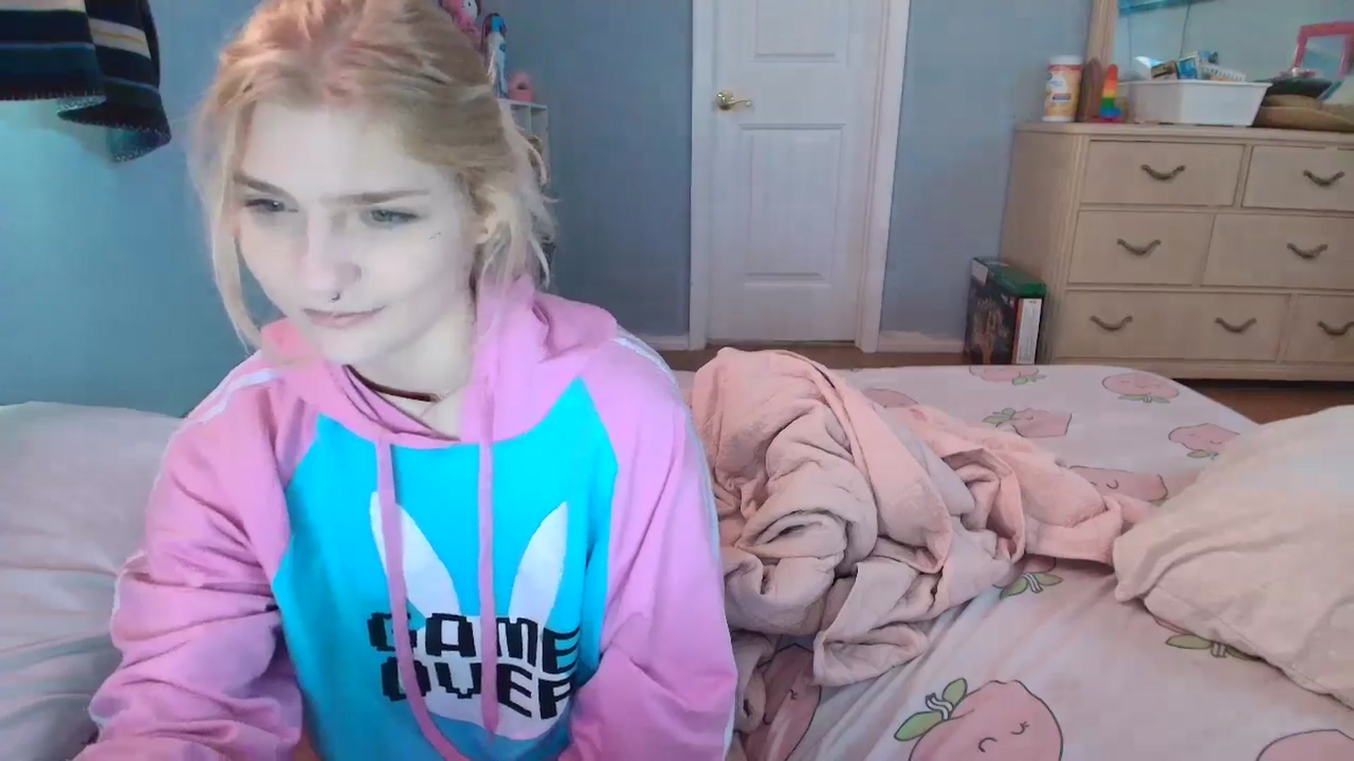 Gallery image thumbnail from DuckChan0's myfreecams stream on, 01/28/2025, 14:28 image 15 of 20