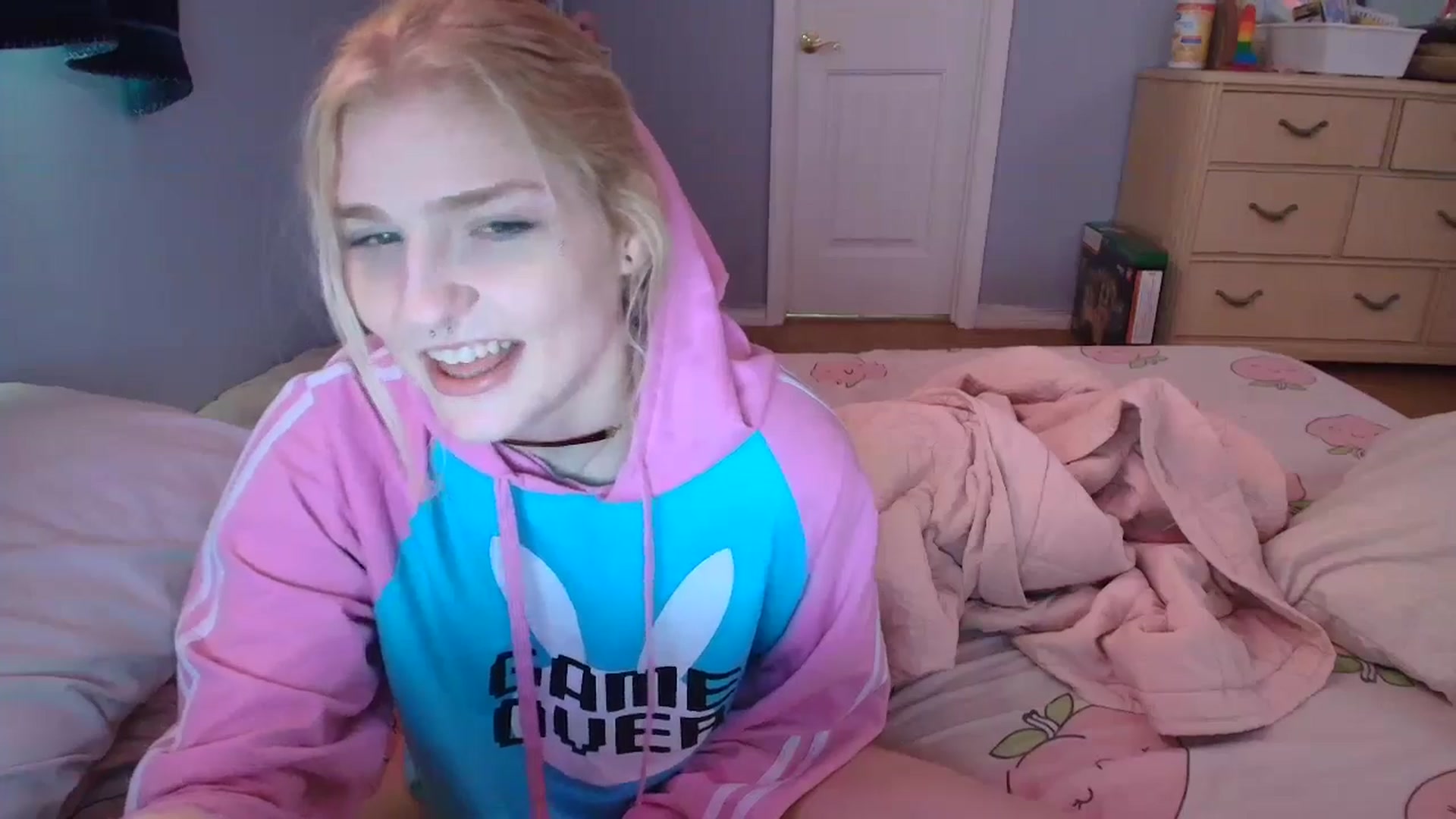 Gallery image thumbnail from DuckChan0's myfreecams stream on, 01/28/2025, 14:28 image 3 of 20