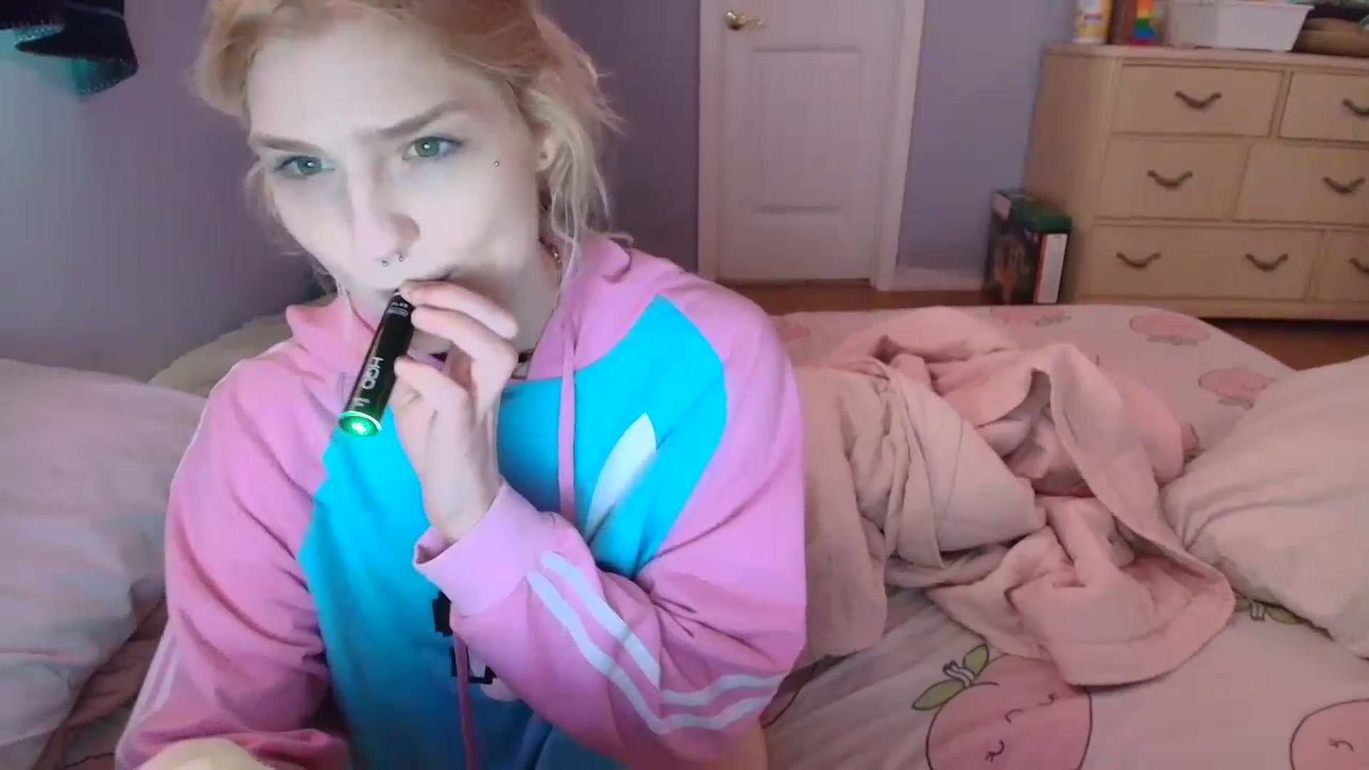 Gallery image thumbnail from DuckChan0's myfreecams stream on, 01/28/2025, 14:28 image 9 of 20
