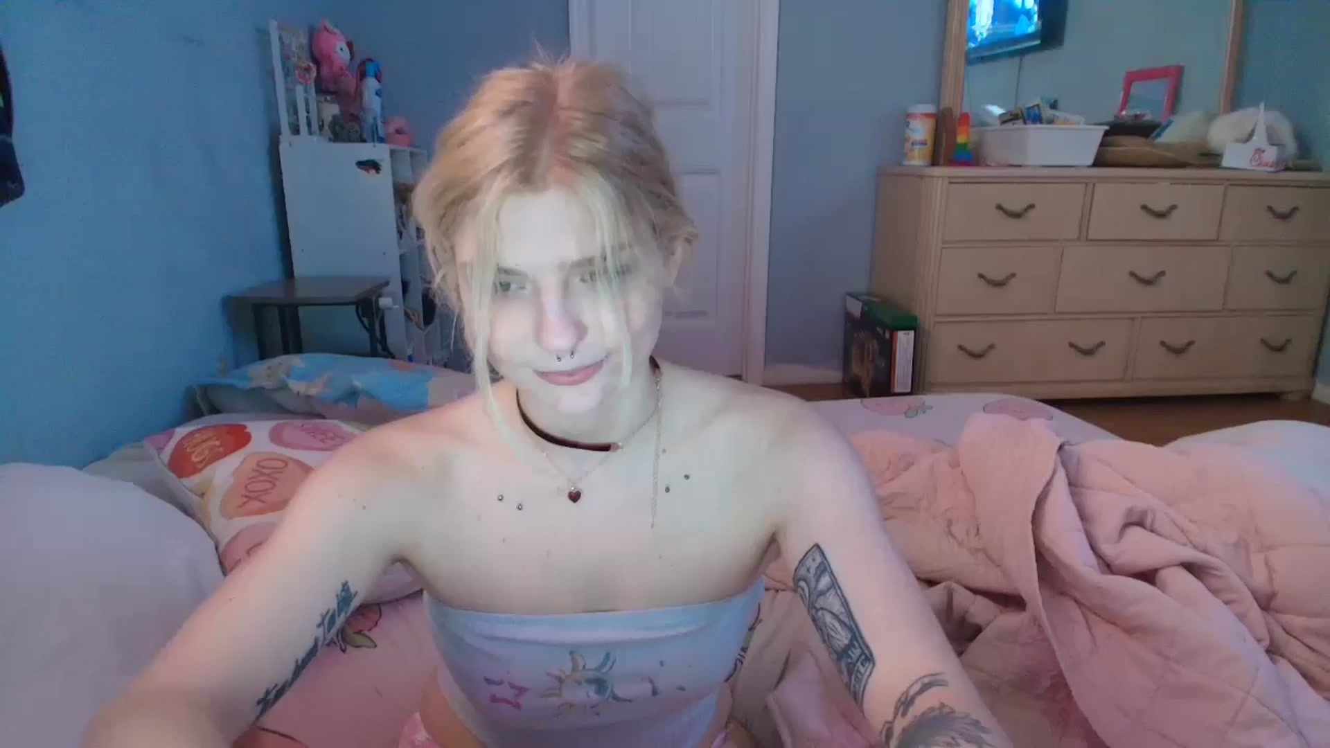 Gallery image thumbnail from DuckChan0's myfreecams stream on, 01/28/2025, 15:39 image 7 of 20