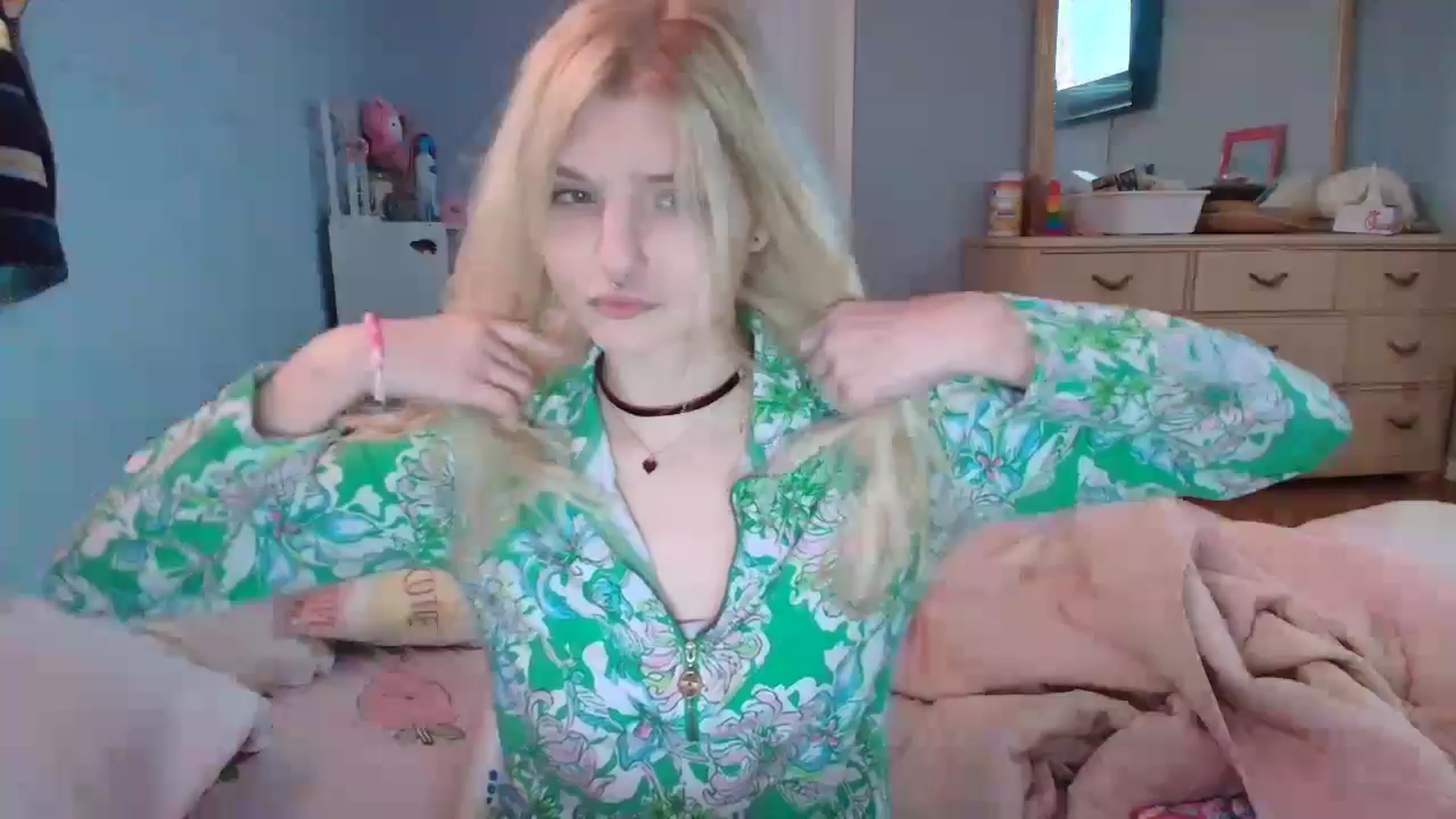 Gallery image thumbnail from DuckChan0's myfreecams stream on, 01/28/2025, 15:39 image 1 of 20