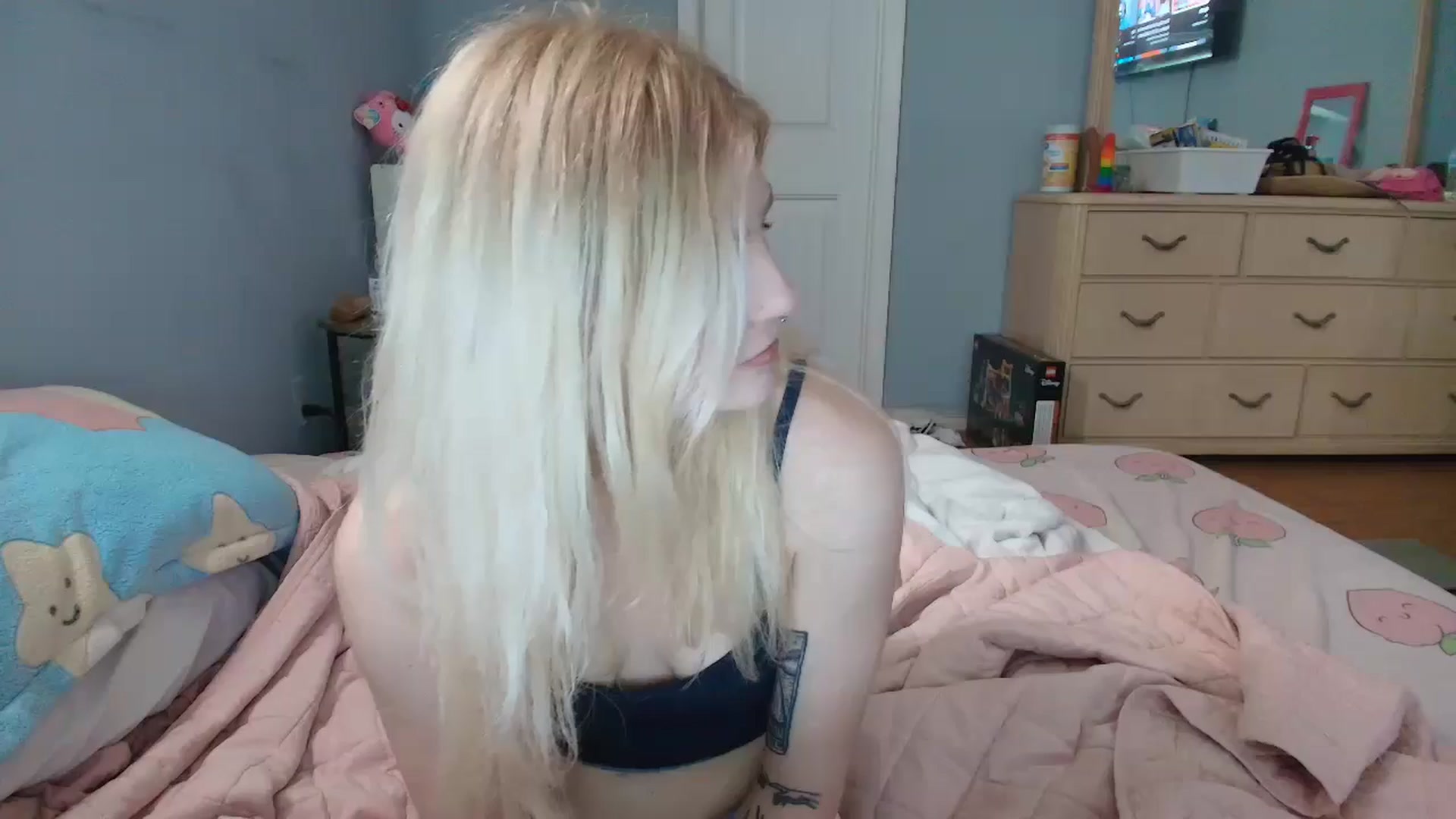 Gallery image thumbnail from DuckChan0's myfreecams stream on, 01/29/2025, 17:02 image 14 of 20