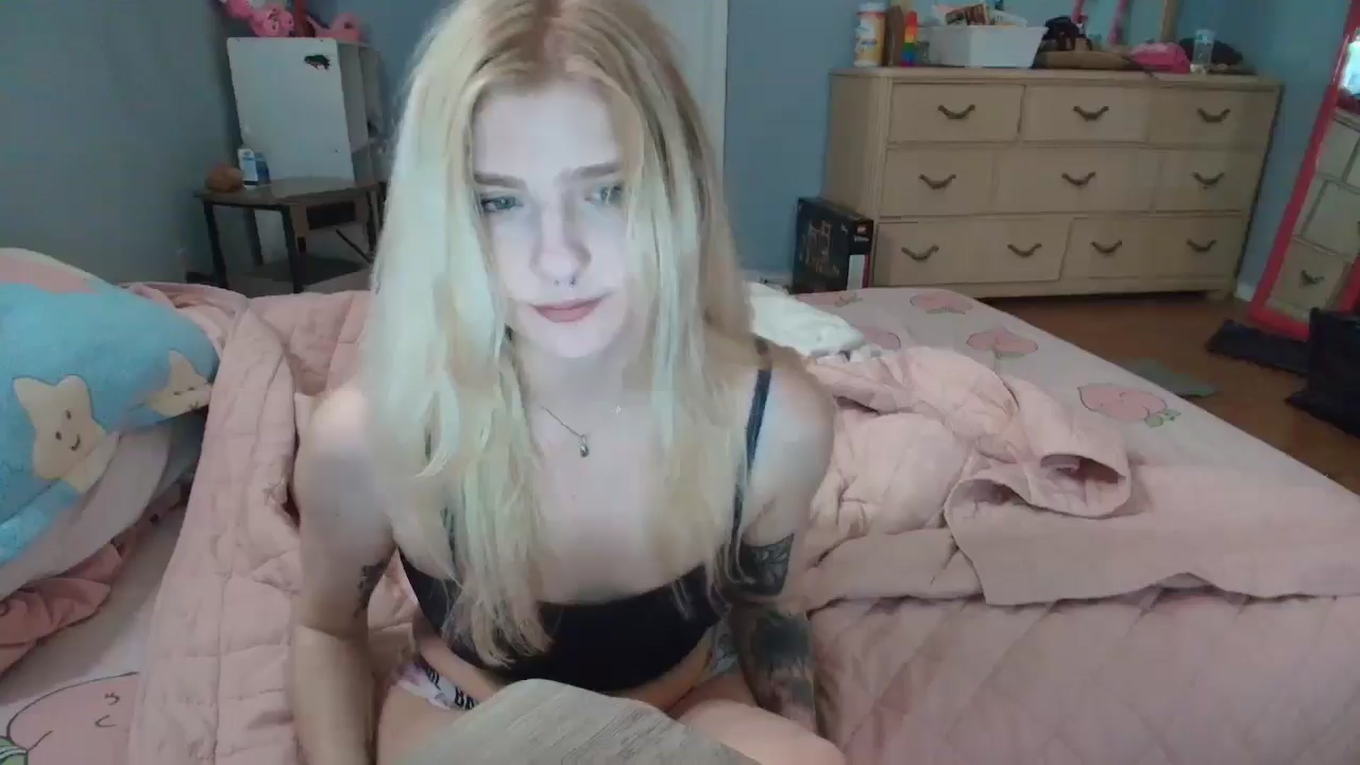 Gallery image thumbnail from DuckChan0's myfreecams stream on, 01/29/2025, 17:02 image 1 of 20