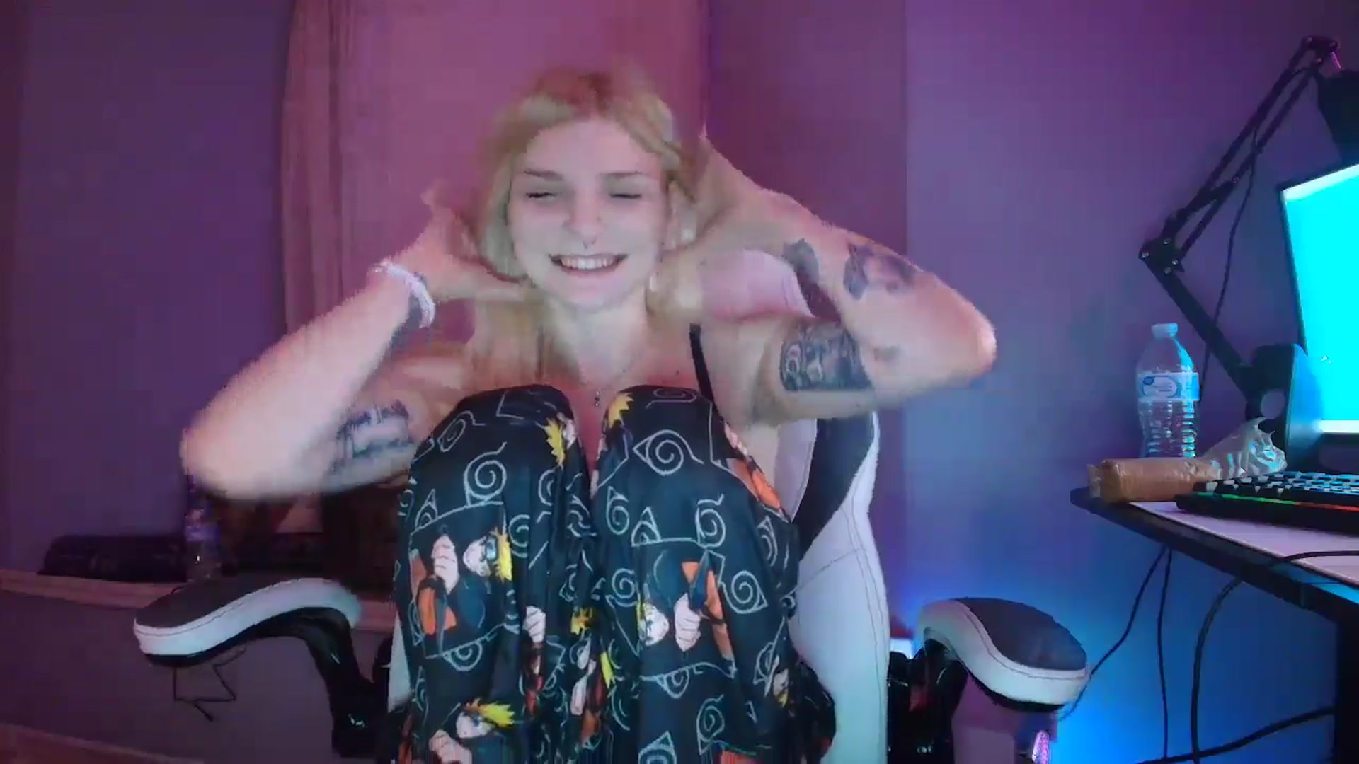 Gallery image thumbnail from DuckChan0's myfreecams stream on, 01/29/2025, 23:44 image 15 of 20