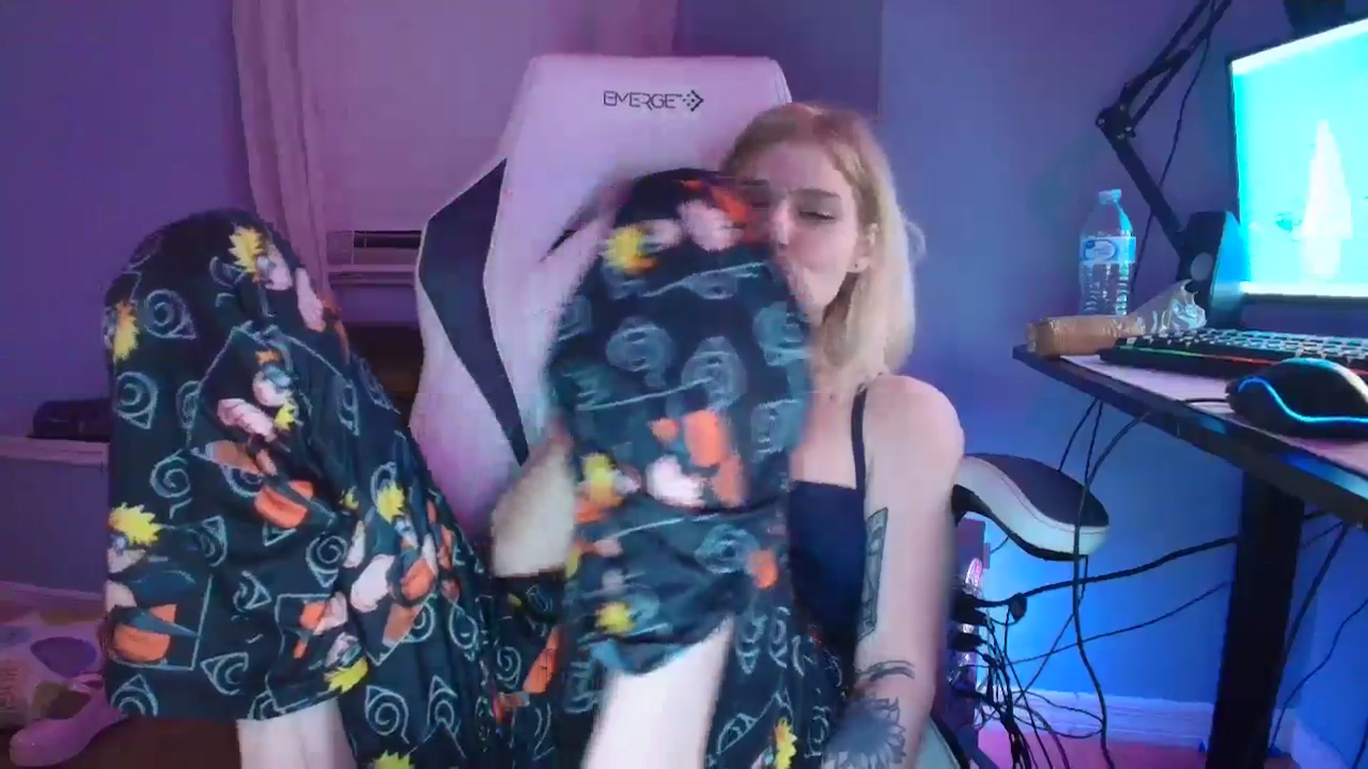 Gallery image thumbnail from DuckChan0's myfreecams stream on, 01/29/2025, 23:44 image 20 of 20