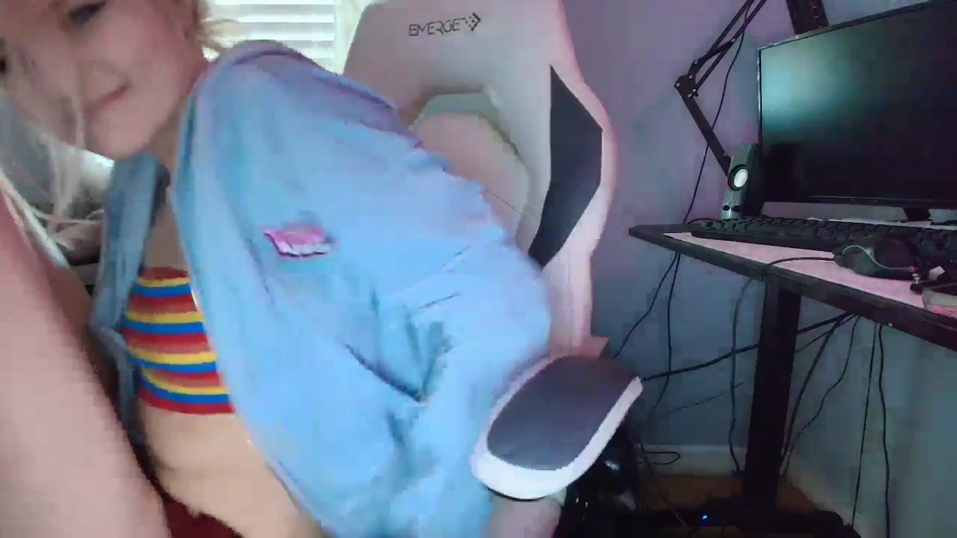 Gallery image thumbnail from DuckChan0's myfreecams stream on, 01/30/2025, 15:38 image 16 of 20