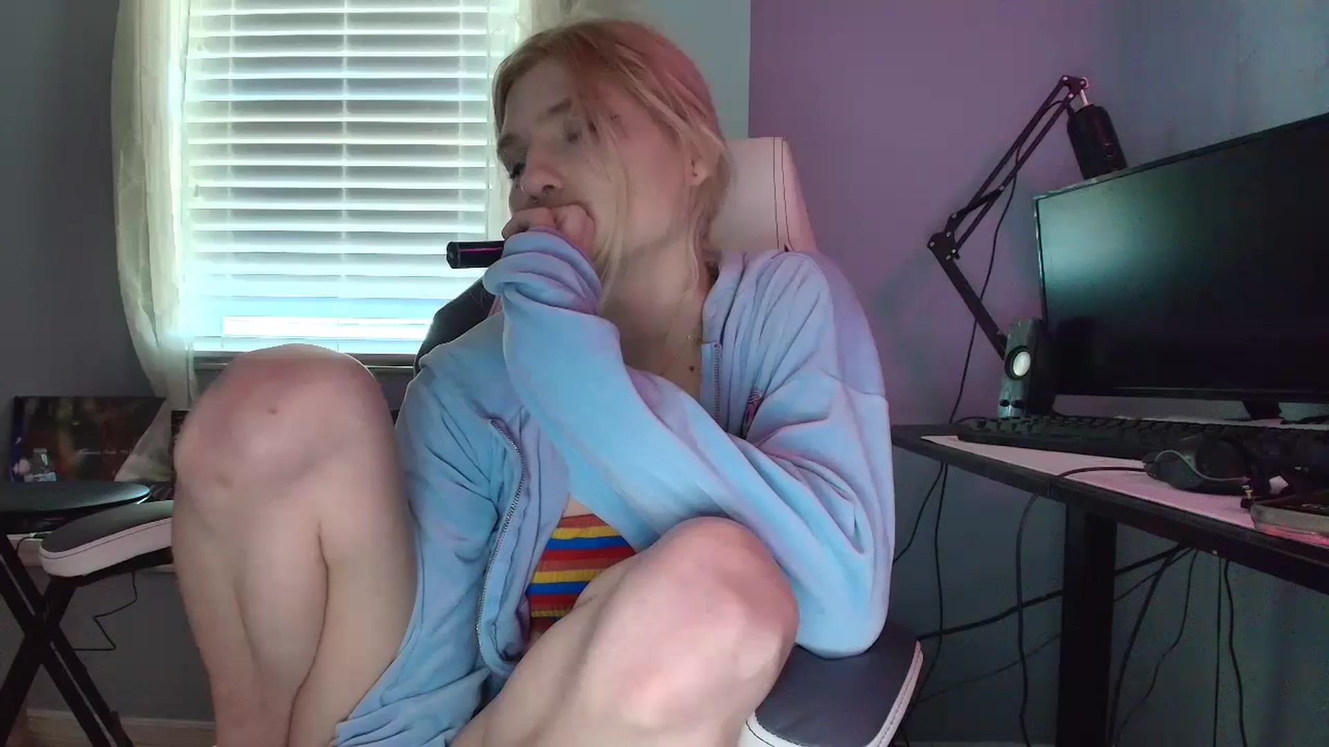 Gallery image thumbnail from DuckChan0's myfreecams stream on, 01/30/2025, 15:38 image 13 of 20