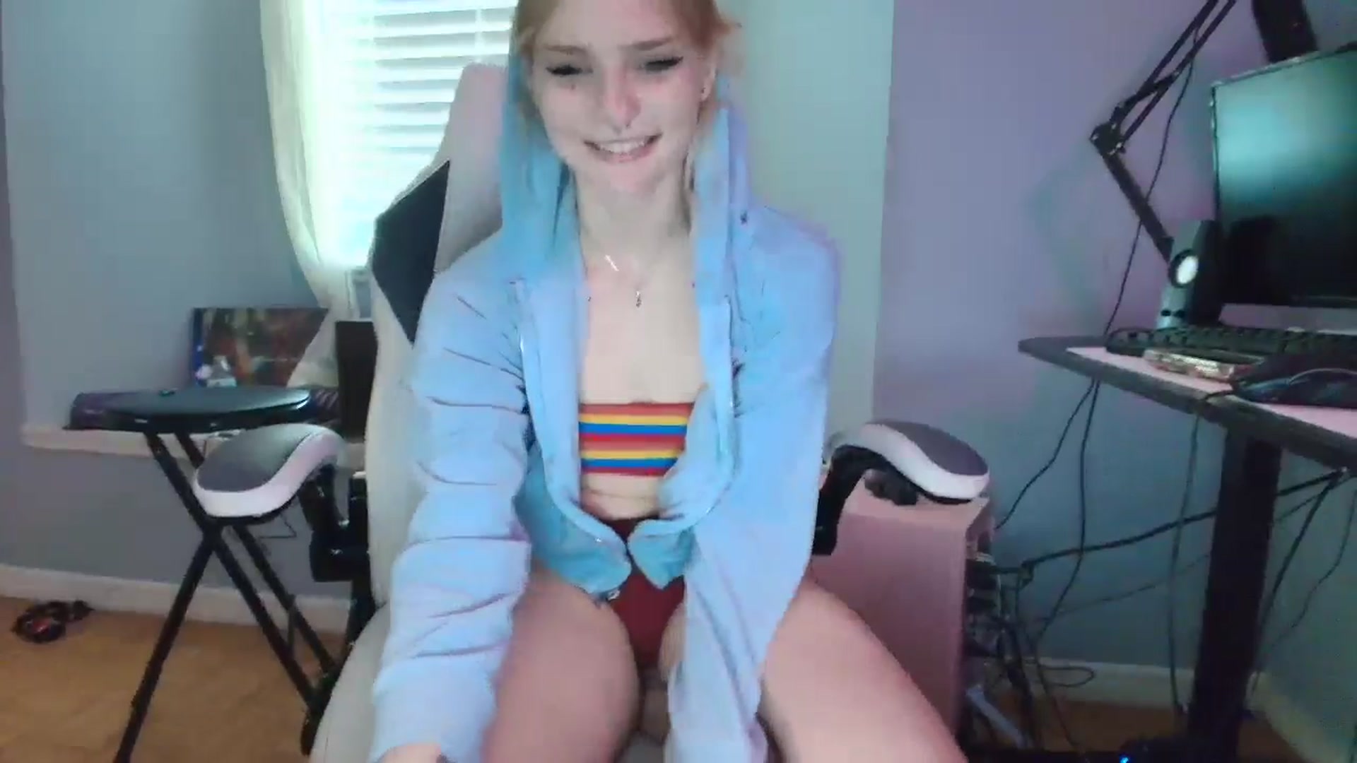 Gallery image thumbnail from DuckChan0's myfreecams stream on, 01/30/2025, 16:36 image 19 of 20