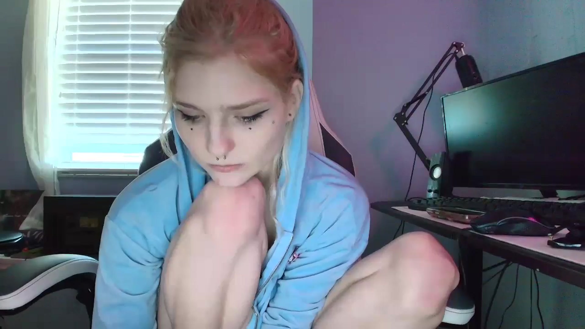 Gallery image thumbnail from DuckChan0's myfreecams stream on, 01/30/2025, 16:36 image 11 of 20