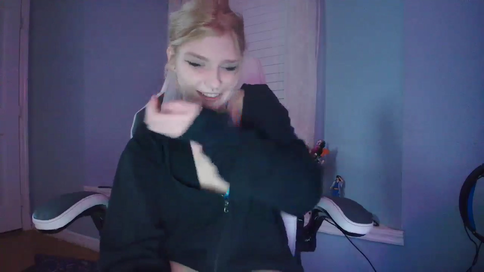 Gallery image thumbnail from DuckChan0's myfreecams stream on, 02/01/2025, 24:00 image 7 of 20
