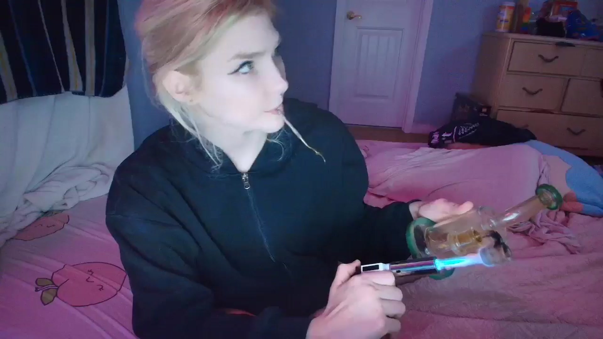 Gallery image thumbnail from DuckChan0's myfreecams stream on, 02/01/2025, 24:52 image 8 of 20