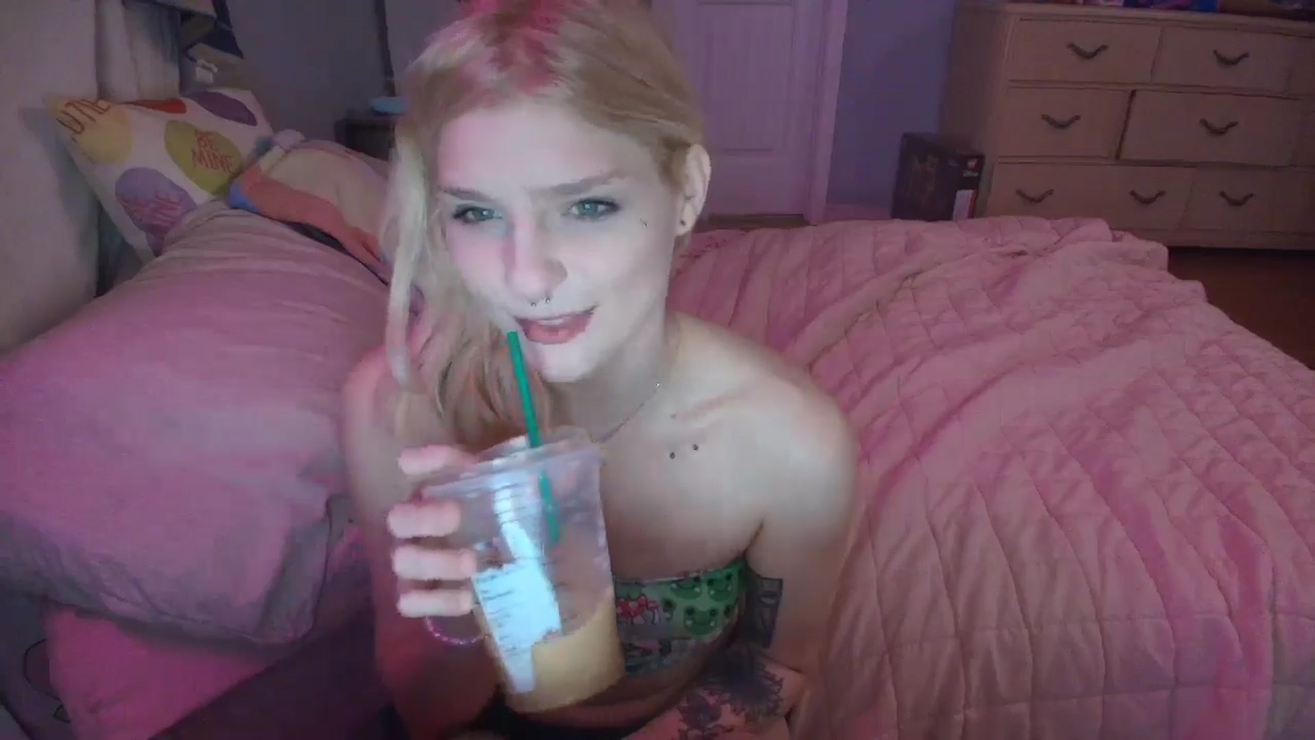 Gallery image thumbnail from DuckChan0's myfreecams stream on, 02/01/2025, 16:07 image 19 of 20