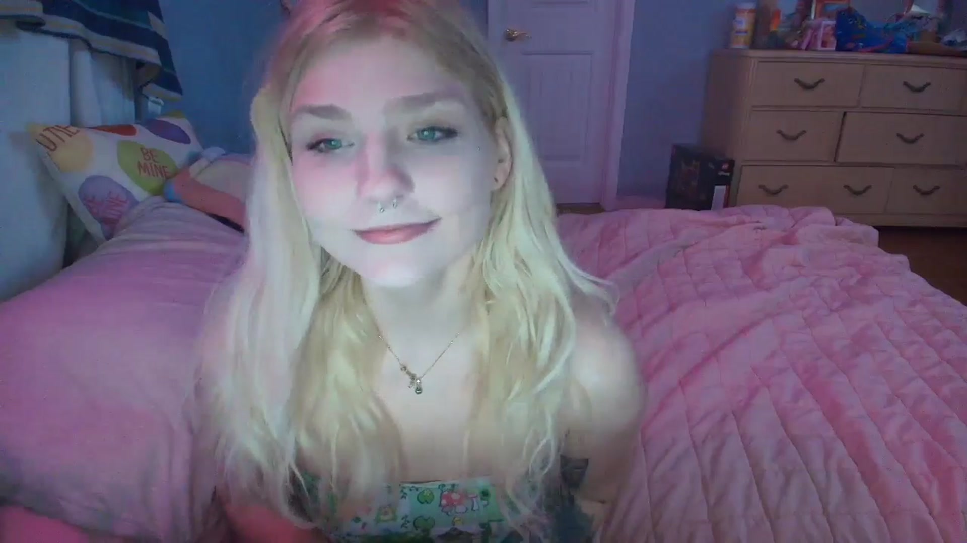 Gallery image thumbnail from DuckChan0's myfreecams stream on, 02/01/2025, 16:07 image 8 of 20