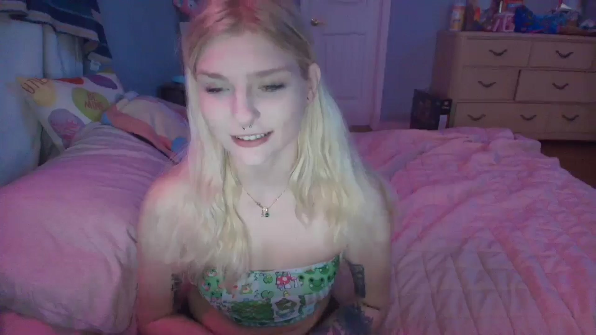 Gallery image thumbnail from DuckChan0's myfreecams stream on, 02/01/2025, 16:07 image 6 of 20