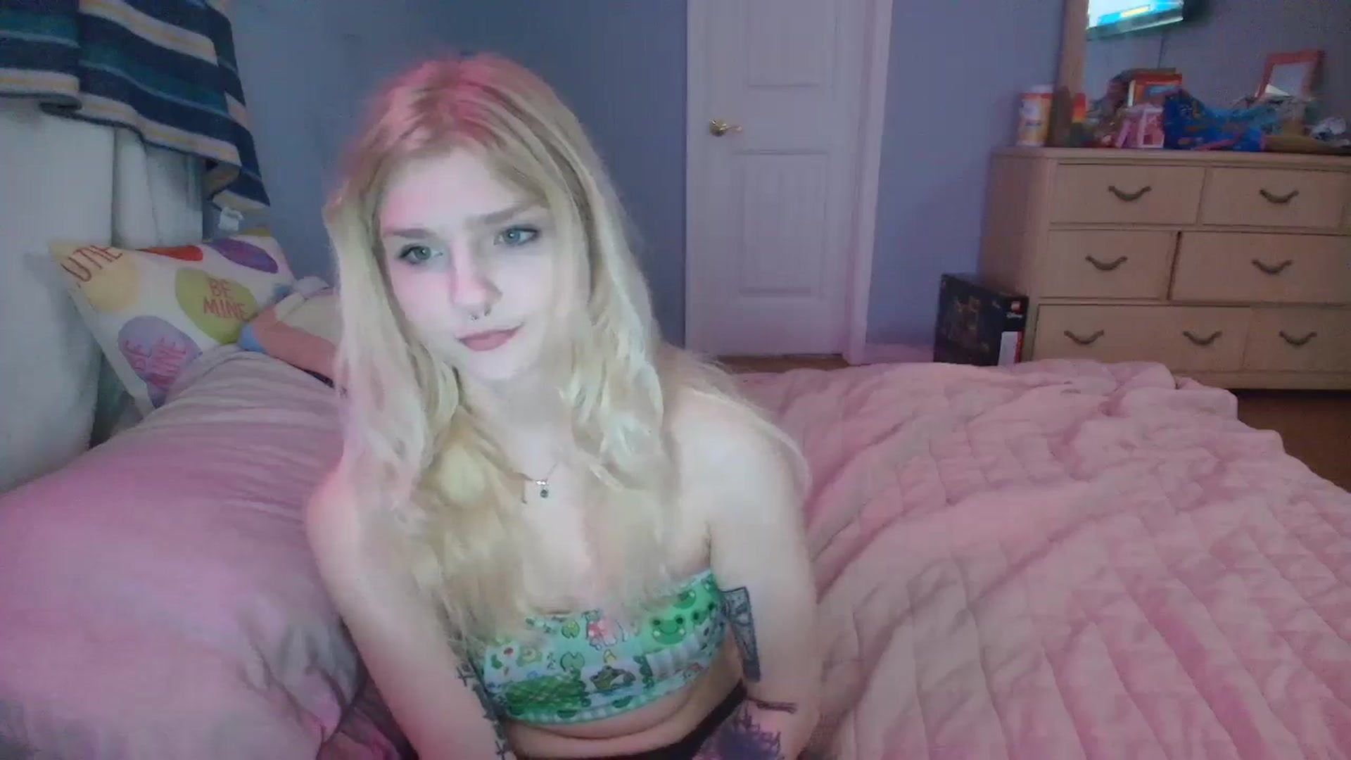 Gallery image thumbnail from DuckChan0's myfreecams stream on, 02/01/2025, 16:07 image 3 of 20