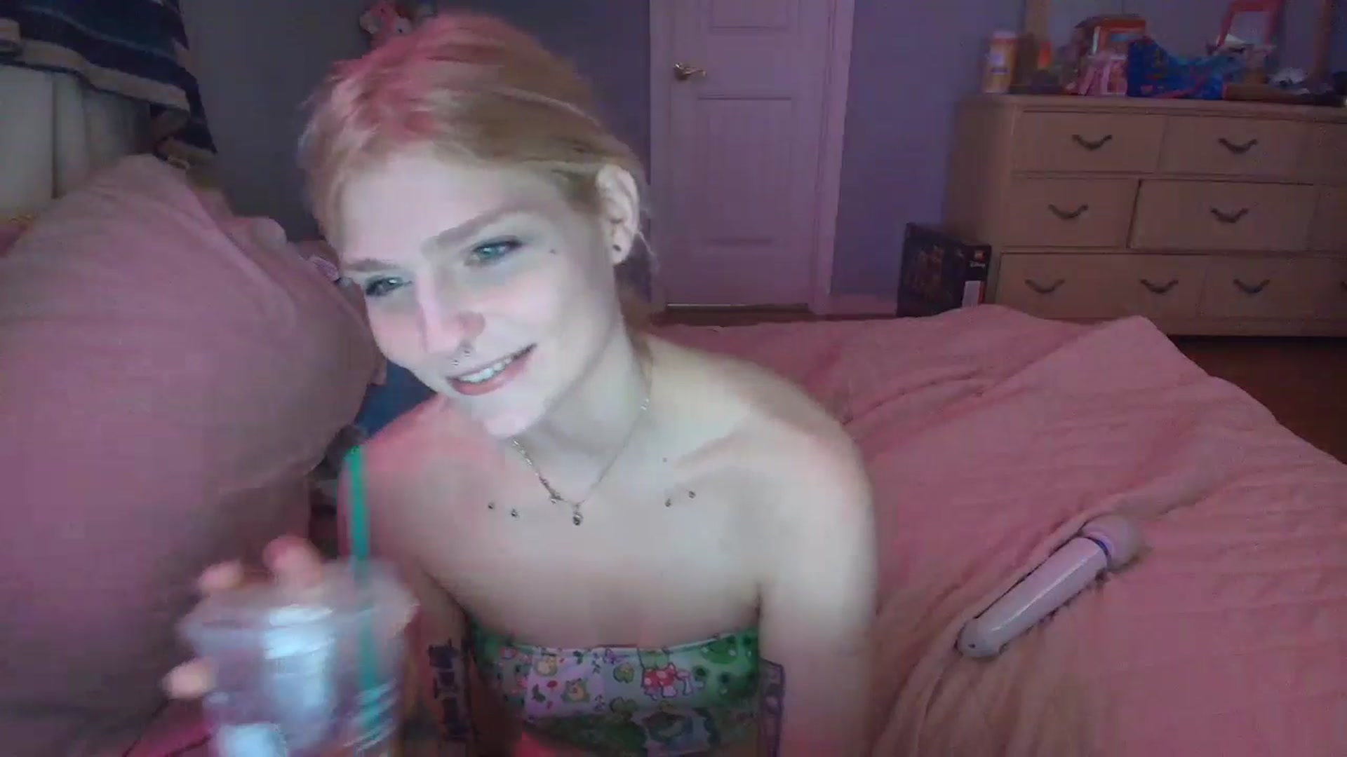 Gallery image thumbnail from DuckChan0's myfreecams stream on, 02/01/2025, 17:15 image 5 of 20