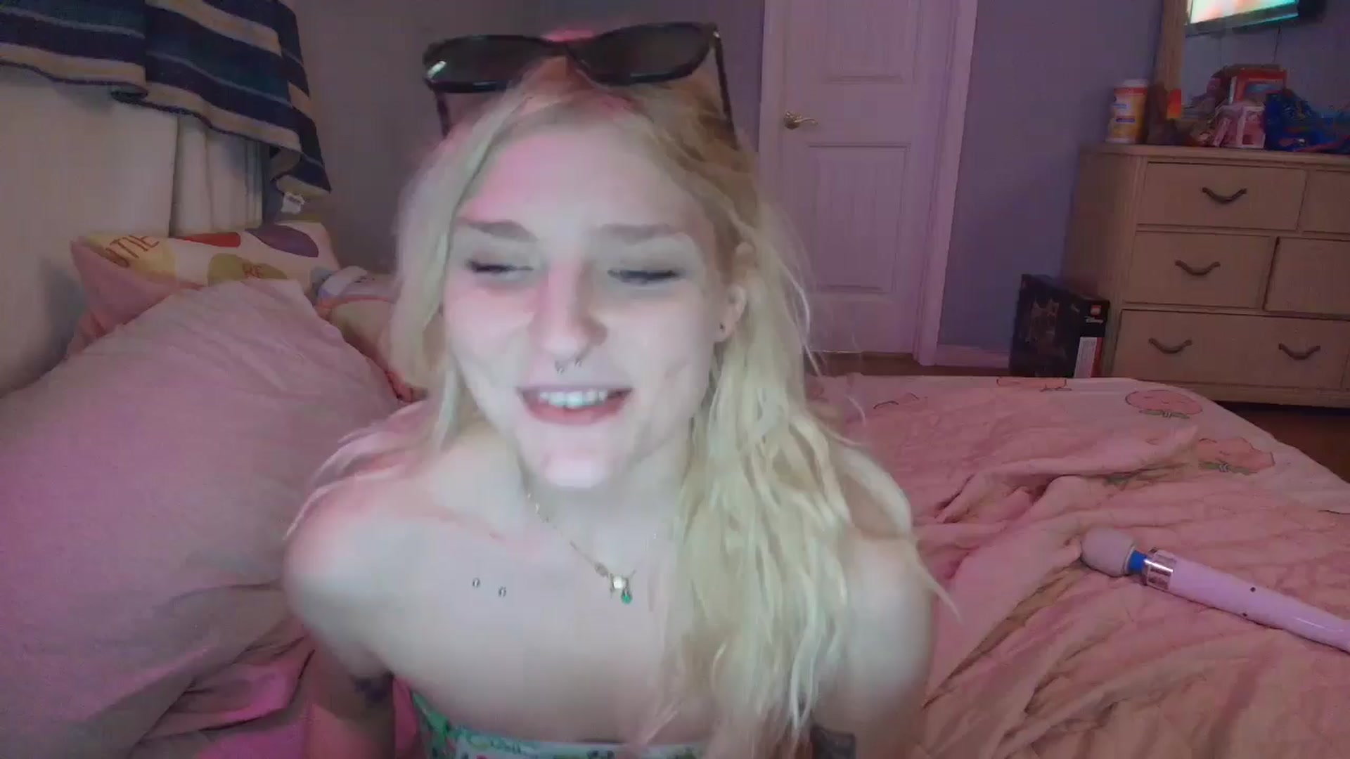 Gallery image thumbnail from DuckChan0's myfreecams stream on, 02/01/2025, 17:50 image 1 of 20