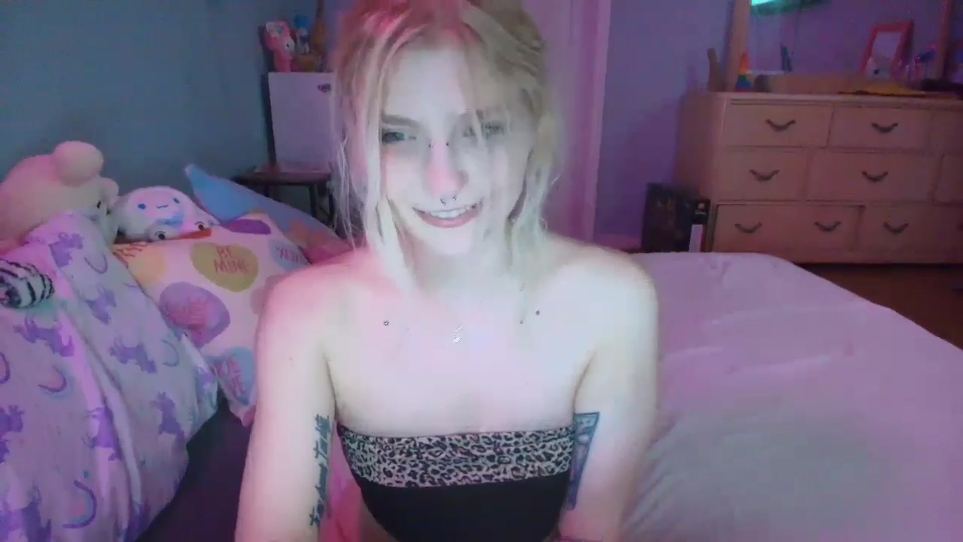 Gallery image thumbnail from DuckChan0's myfreecams stream on, 02/02/2025, 01:10 image 18 of 20
