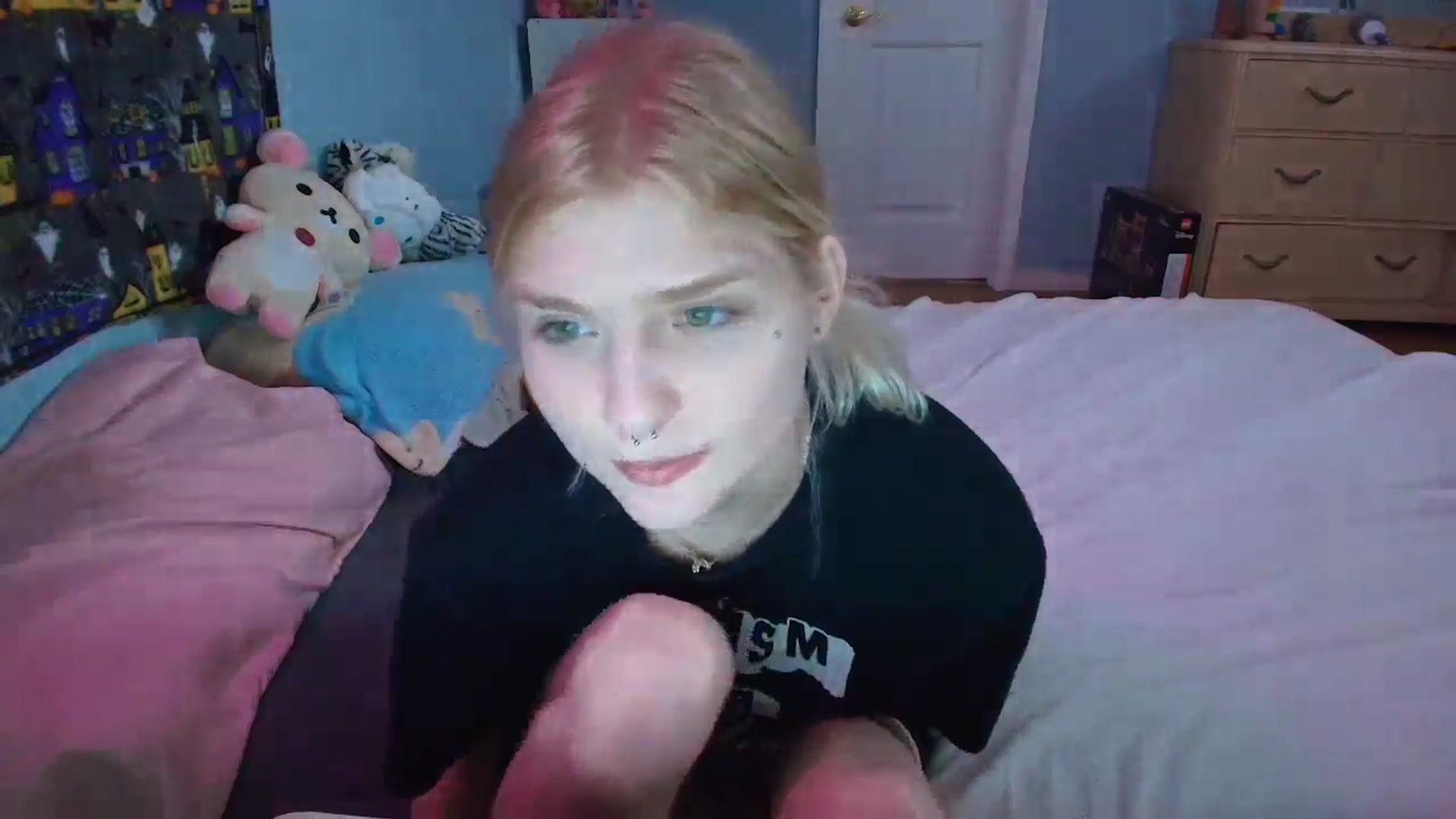 Gallery image thumbnail from DuckChan0's myfreecams stream on, 02/02/2025, 17:34 image 6 of 20