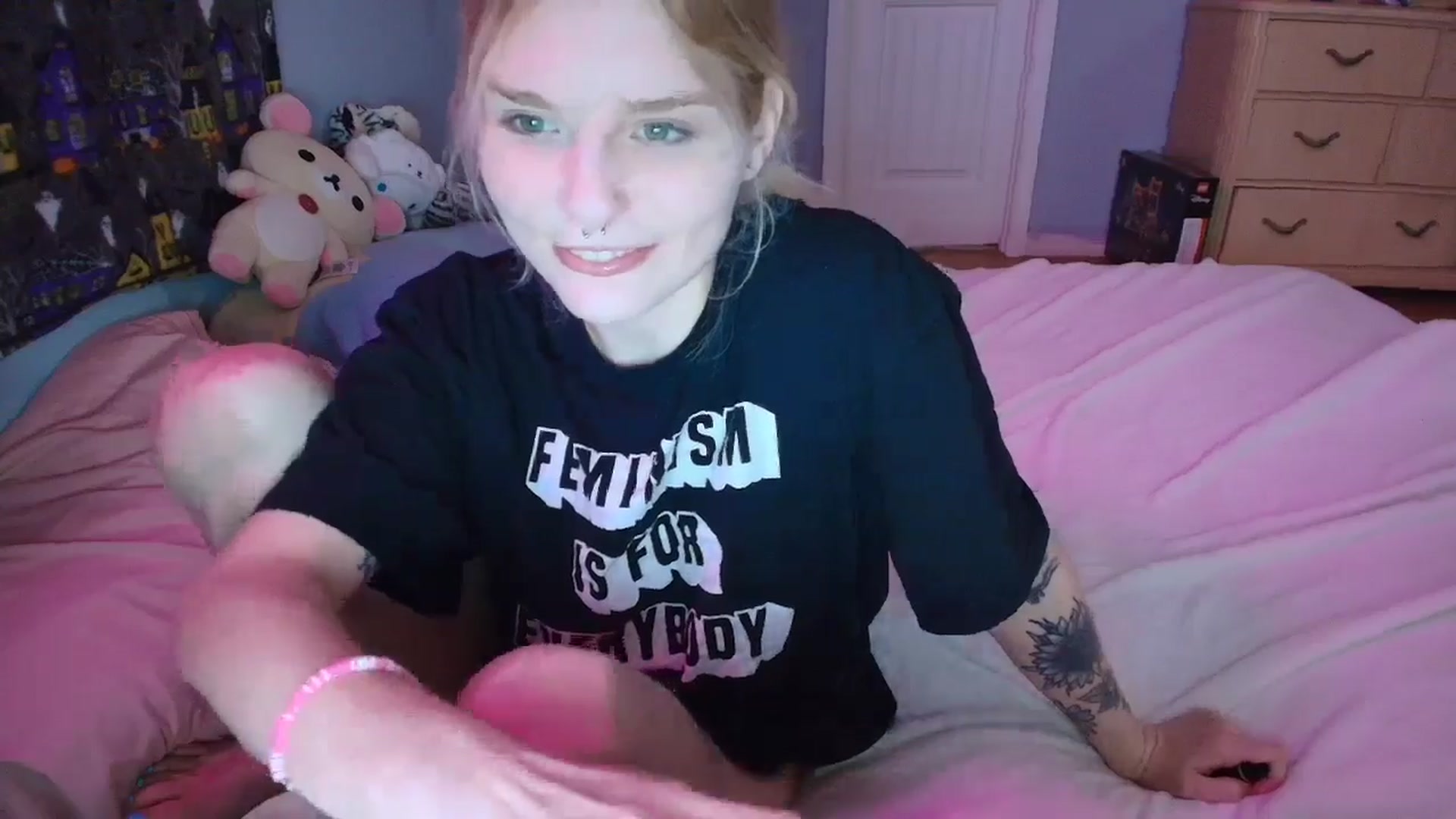 Gallery image thumbnail from DuckChan0's myfreecams stream on, 02/02/2025, 17:34 image 14 of 20