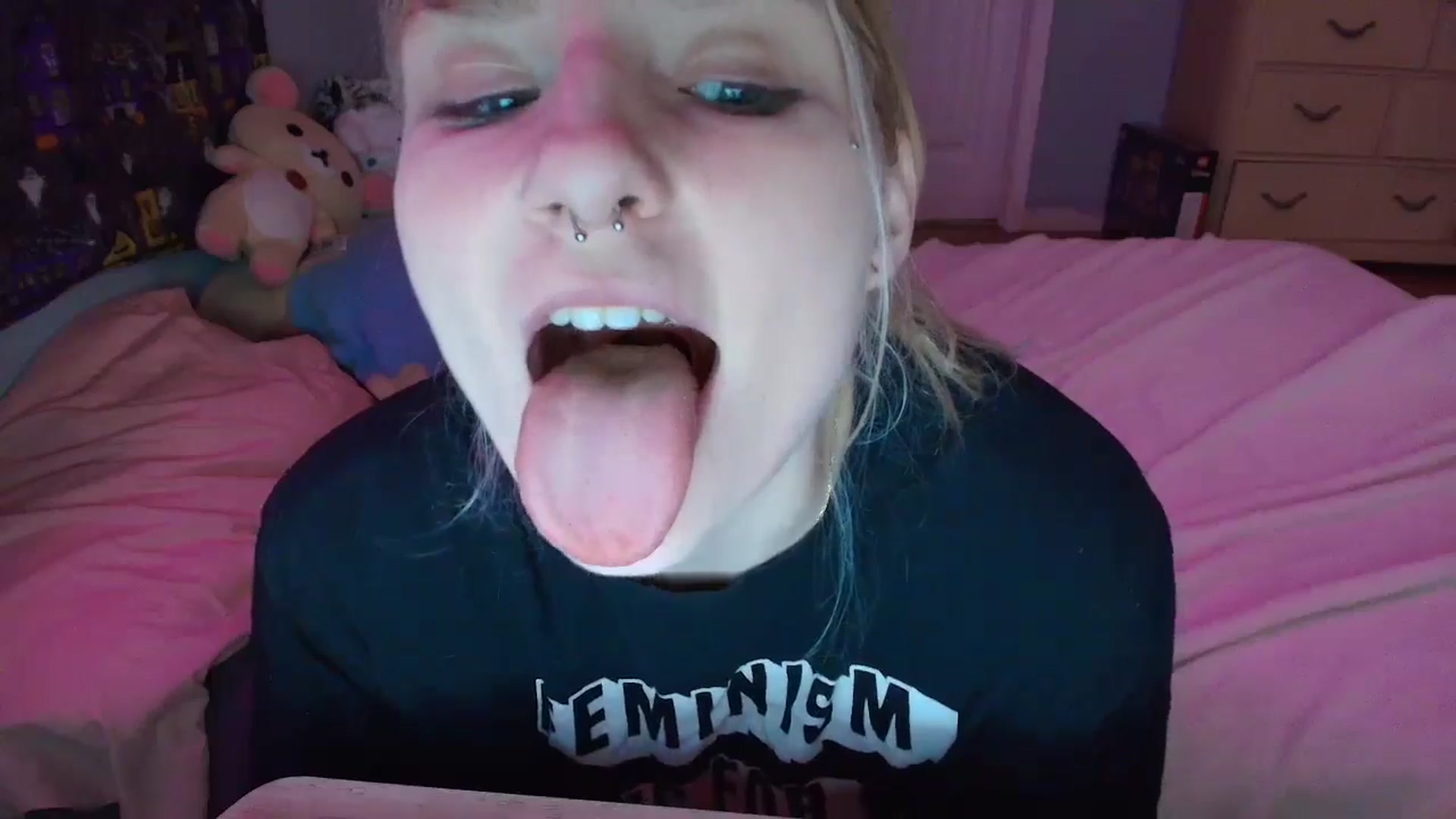 Gallery image thumbnail from DuckChan0's myfreecams stream on, 02/02/2025, 17:34 image 15 of 20