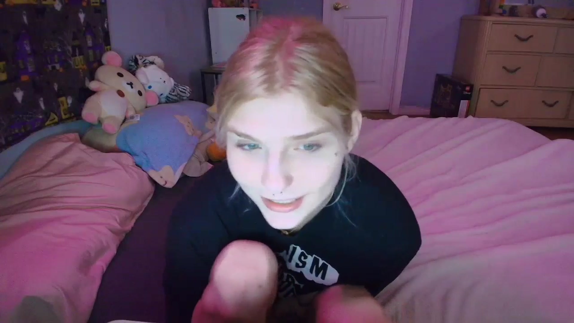Gallery image thumbnail from DuckChan0's myfreecams stream on, 02/02/2025, 17:34 image 7 of 20