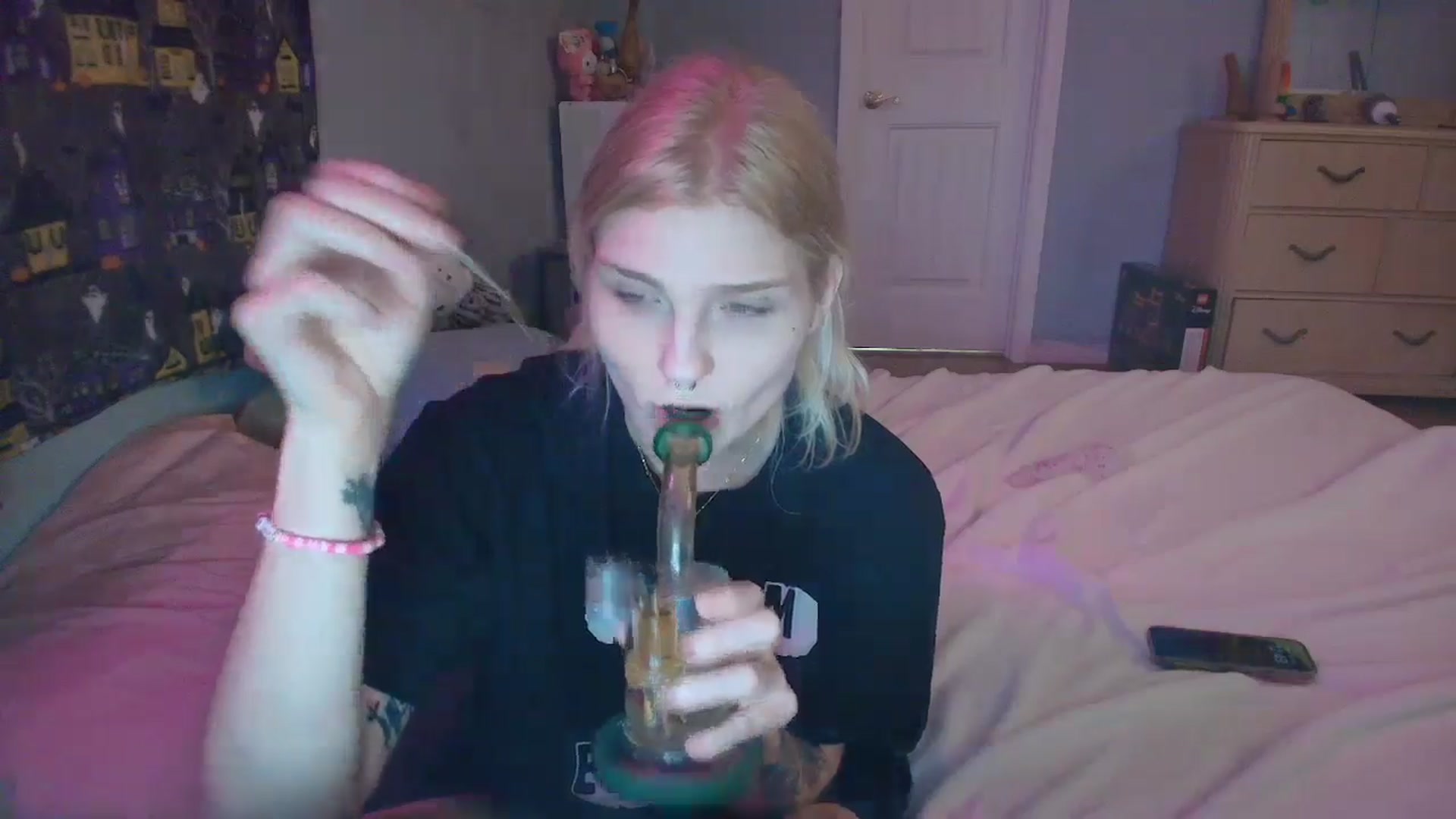 Gallery image thumbnail from DuckChan0's myfreecams stream on, 02/02/2025, 18:01 image 4 of 20