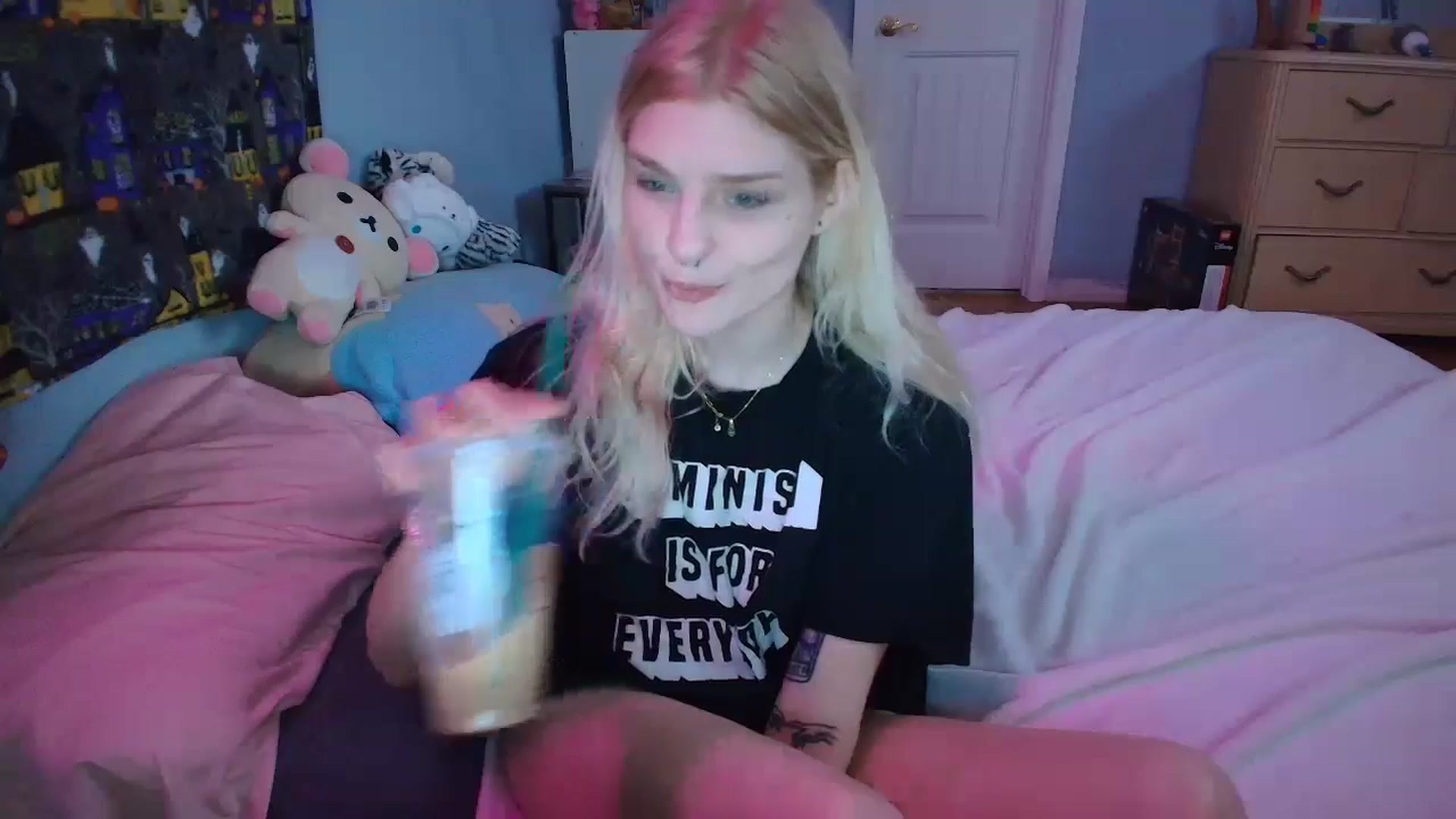 Gallery image thumbnail from DuckChan0's myfreecams stream on, 02/02/2025, 18:01 image 20 of 20