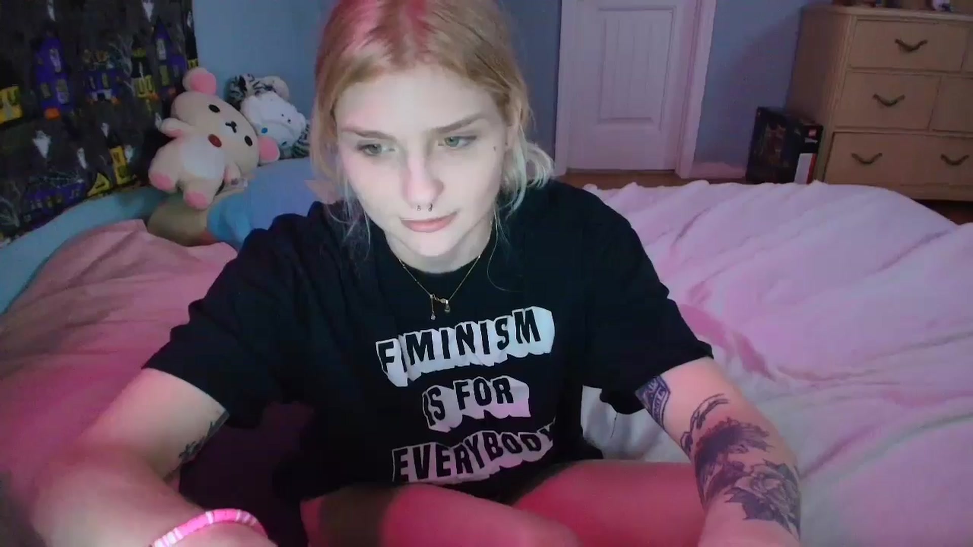 Gallery image thumbnail from DuckChan0's myfreecams stream on, 02/02/2025, 18:01 image 10 of 20
