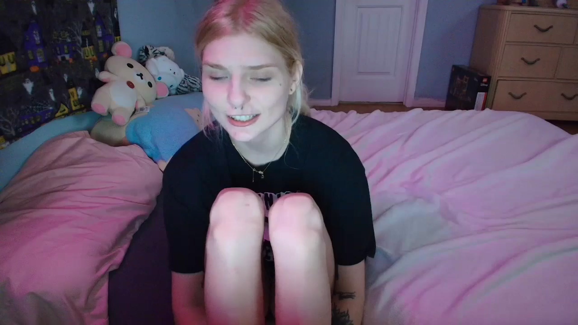 Gallery image thumbnail from DuckChan0's myfreecams stream on, 02/02/2025, 18:01 image 14 of 20