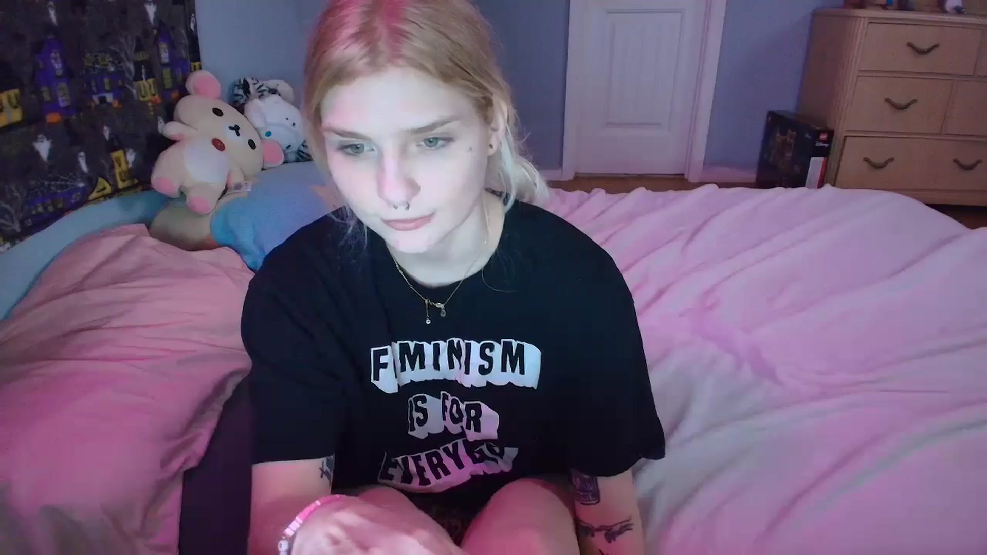 Gallery image thumbnail from DuckChan0's myfreecams stream on, 02/02/2025, 18:01 image 8 of 20