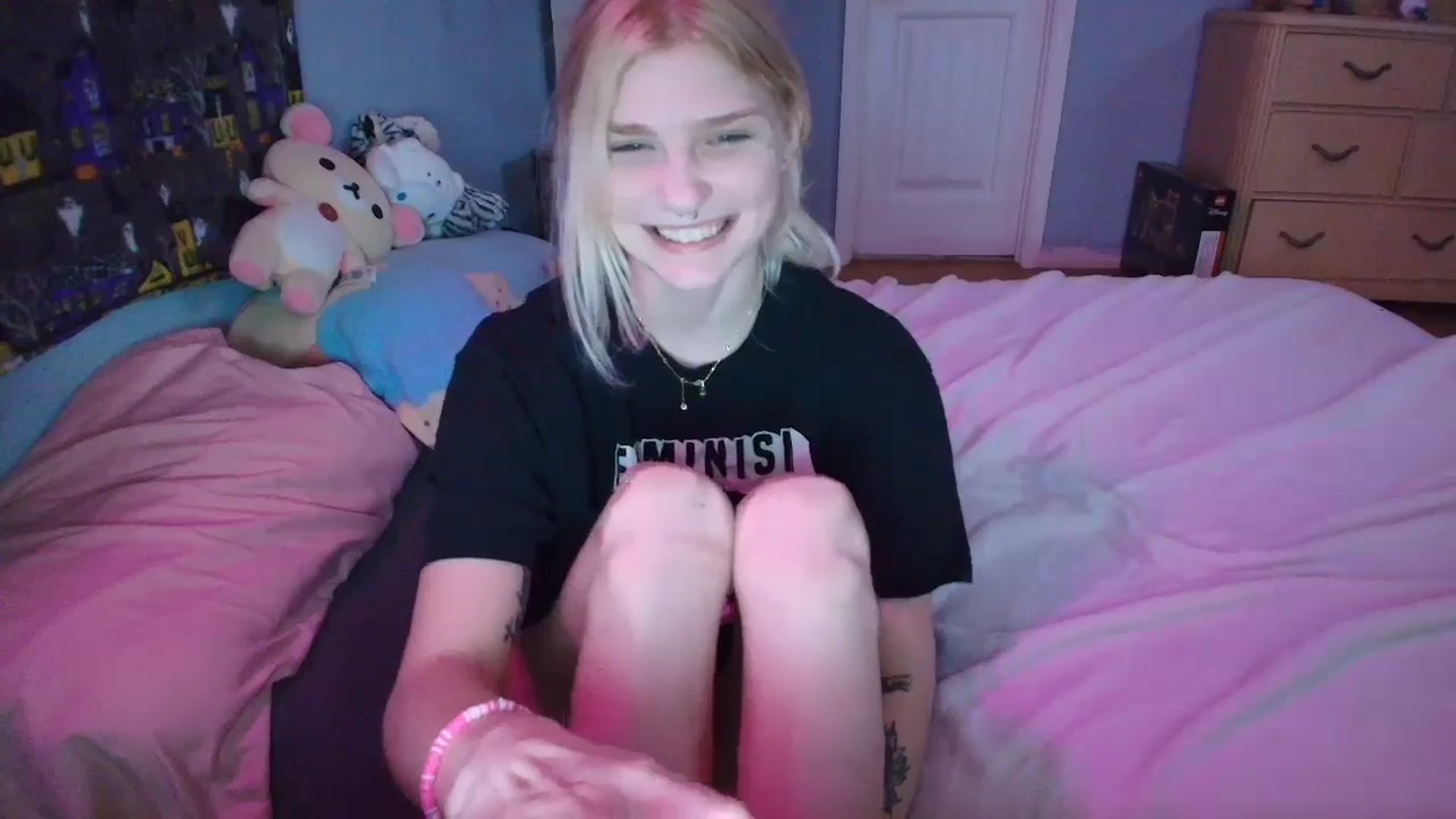 Gallery image thumbnail from DuckChan0's myfreecams stream on, 02/02/2025, 18:01 image 12 of 20