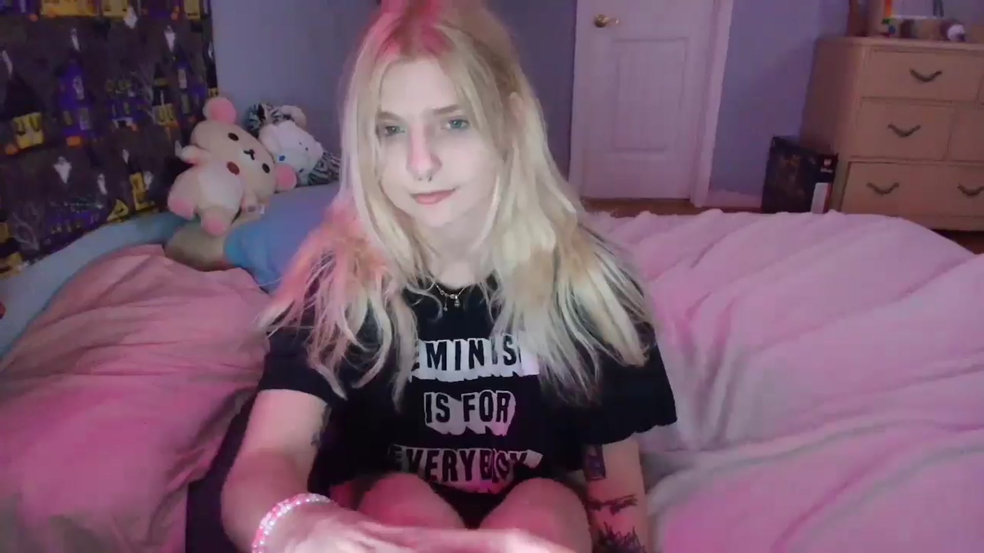 Gallery image thumbnail from DuckChan0's myfreecams stream on, 02/02/2025, 18:01 image 18 of 20