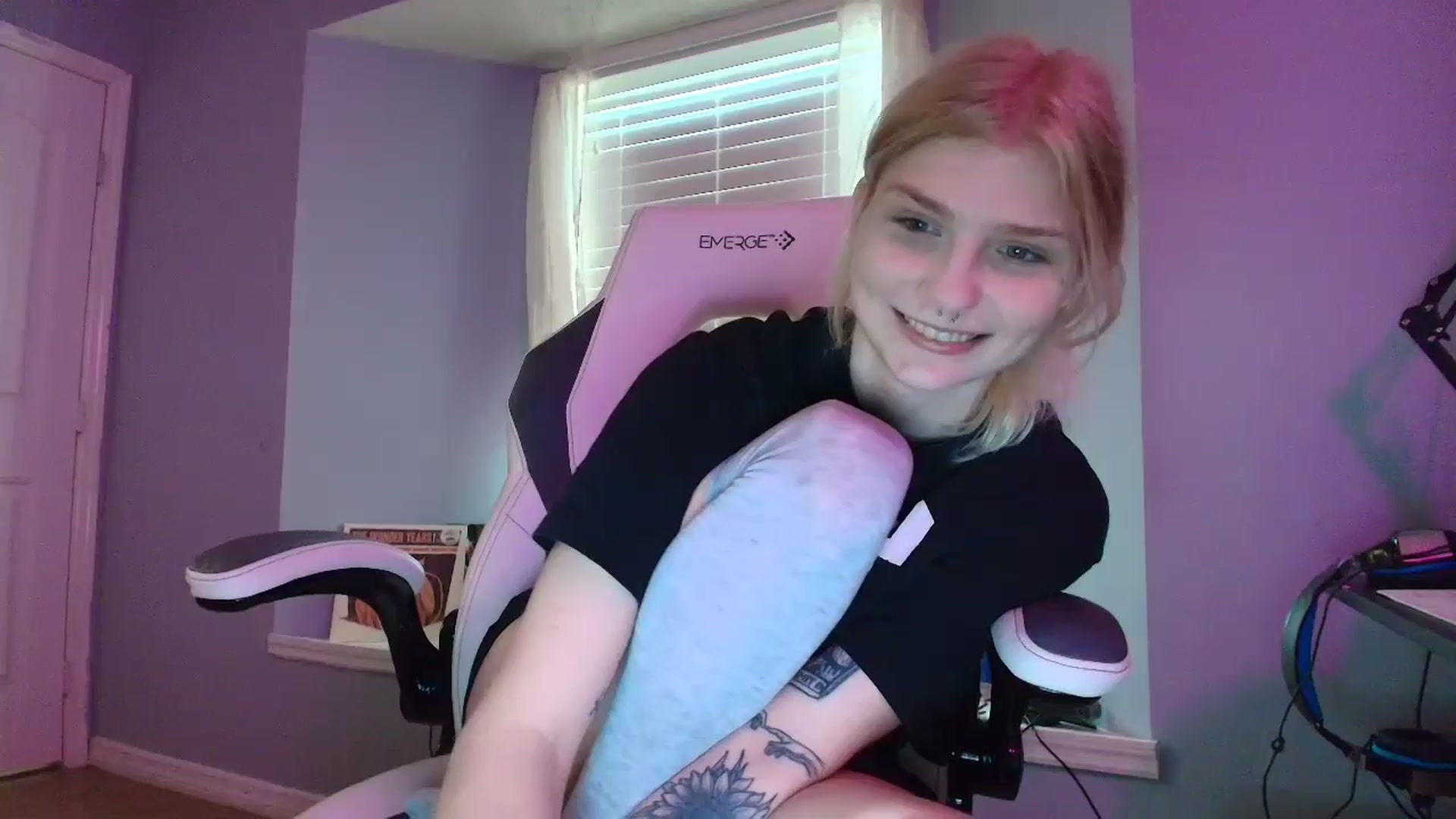 Gallery image thumbnail from DuckChan0's myfreecams stream on, 02/02/2025, 19:34 image 1 of 20