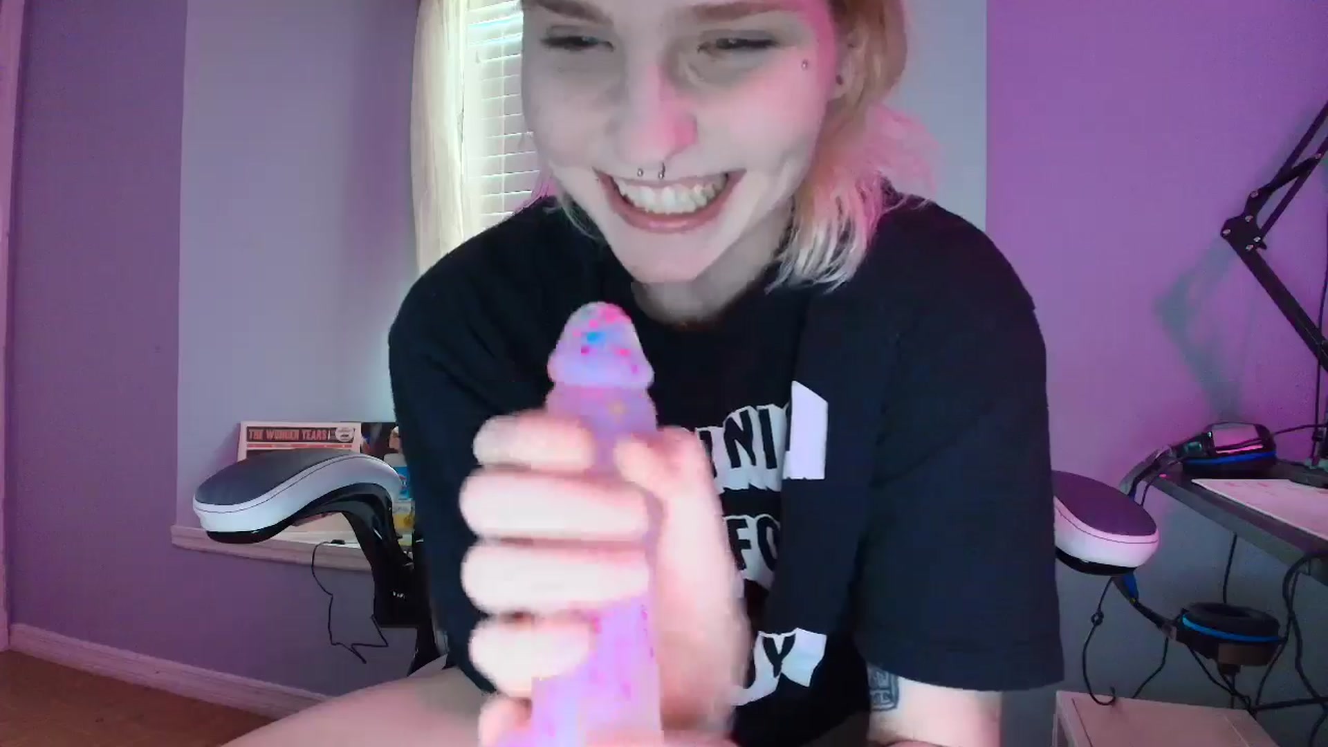 Gallery image thumbnail from DuckChan0's myfreecams stream on, 02/02/2025, 19:34 image 15 of 20