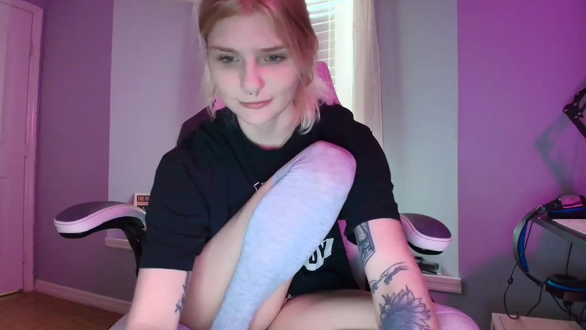 Gallery image thumbnail from DuckChan0's myfreecams stream on, 02/02/2025, 19:34 image 2 of 20