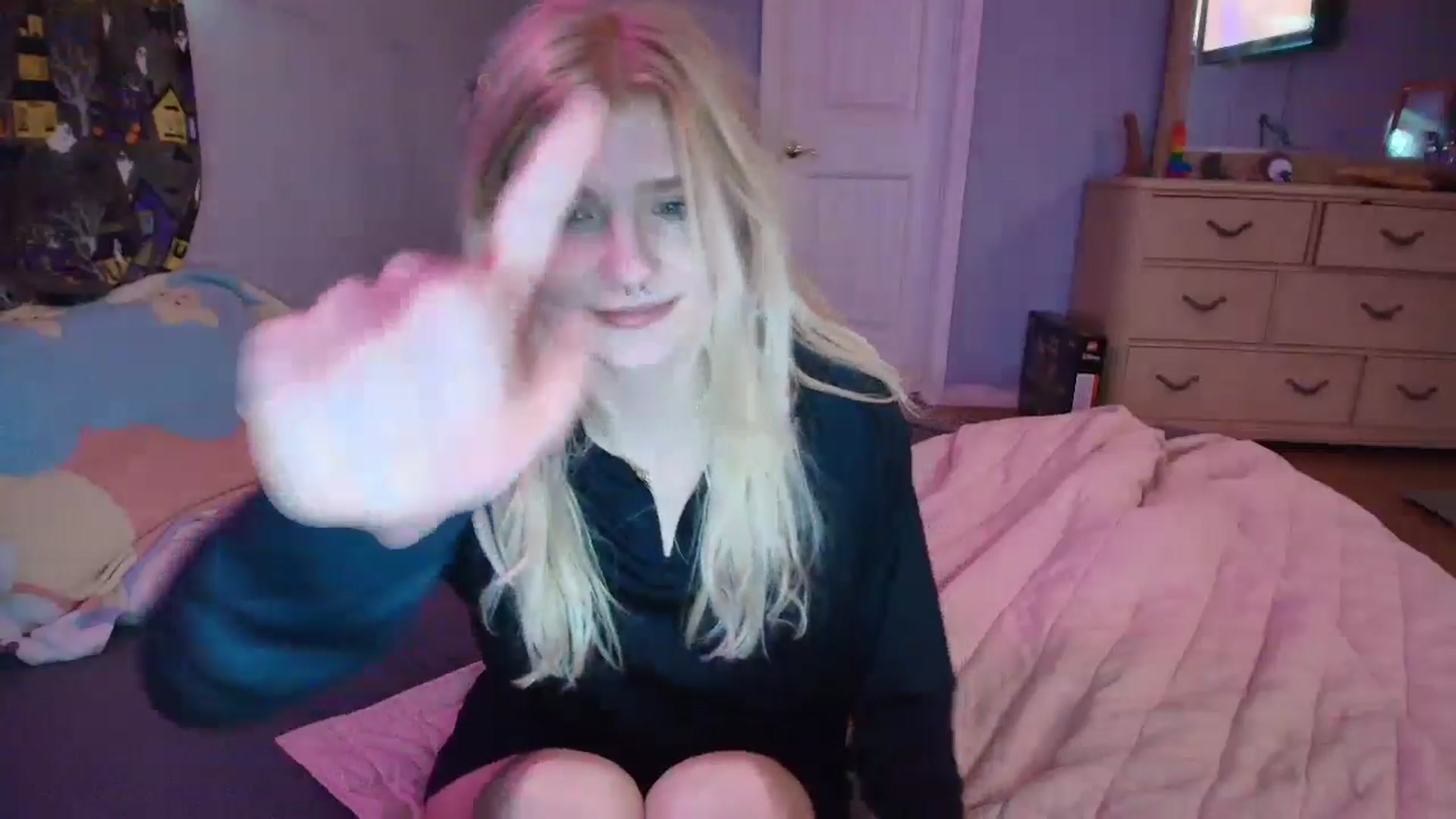 Gallery image thumbnail from DuckChan0's myfreecams stream on, 02/04/2025, 14:23 image 3 of 20