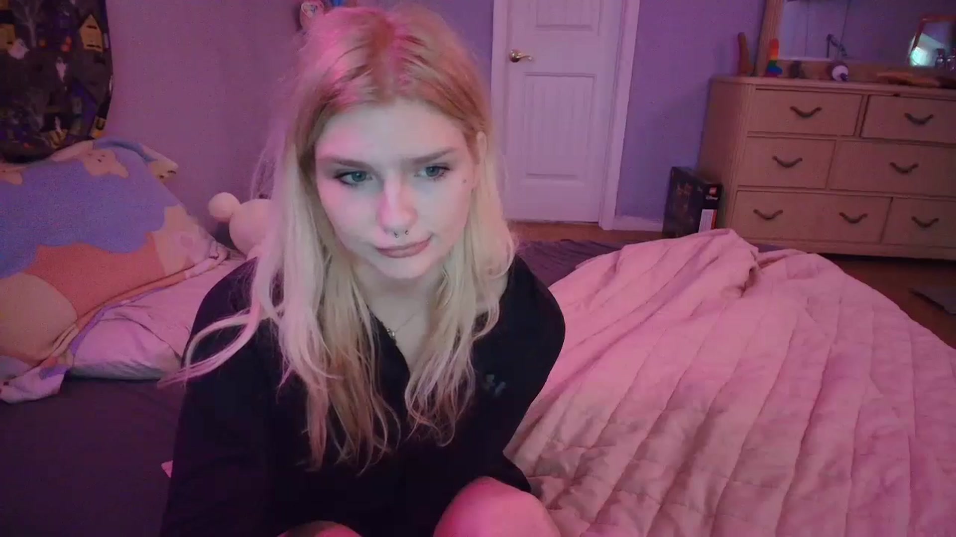 Gallery image thumbnail from DuckChan0's myfreecams stream on, 02/04/2025, 14:23 image 6 of 20