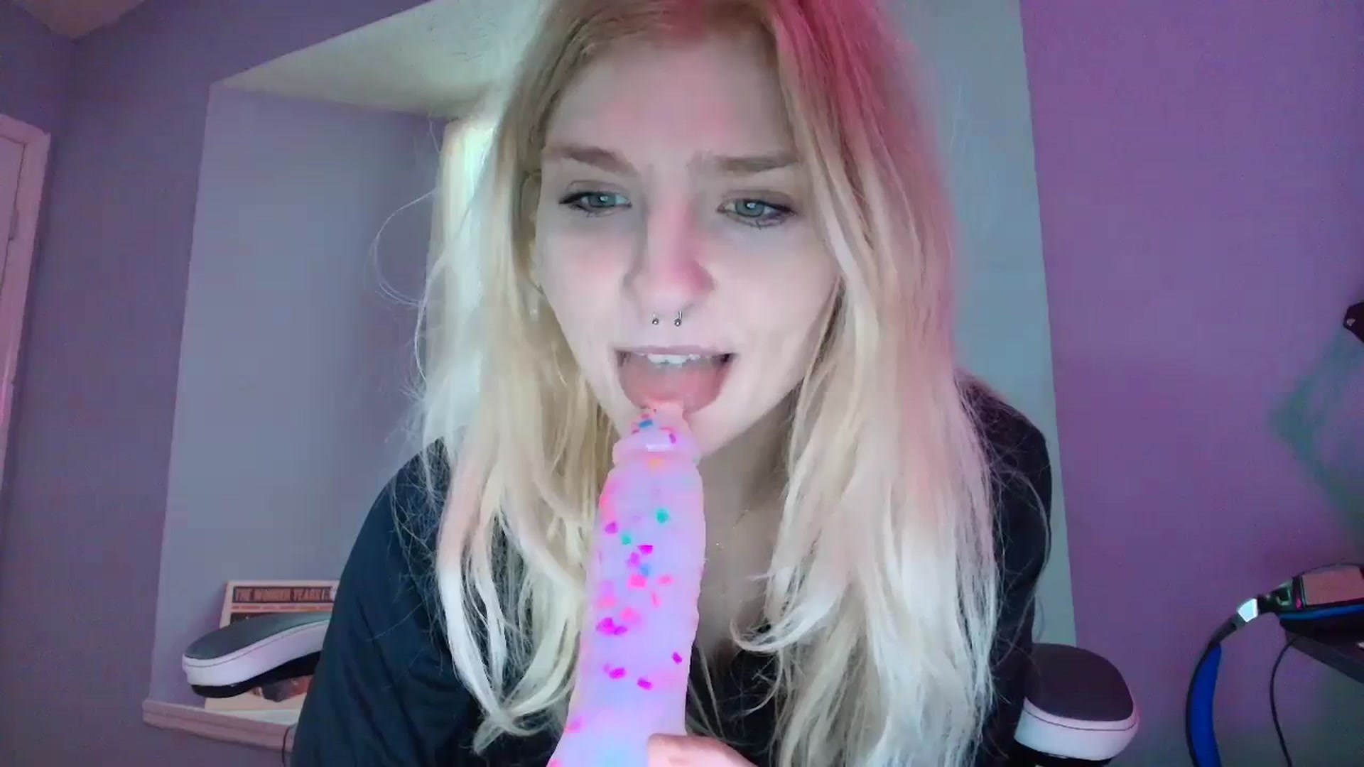 Gallery image thumbnail from DuckChan0's myfreecams stream on, 02/04/2025, 14:23 image 15 of 20