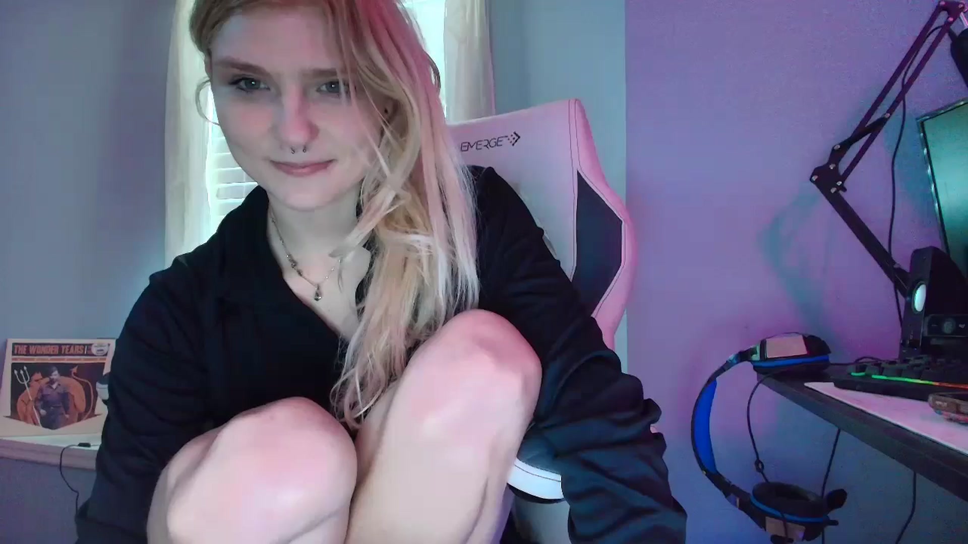 Gallery image thumbnail from DuckChan0's myfreecams stream on, 02/04/2025, 15:03 image 18 of 20