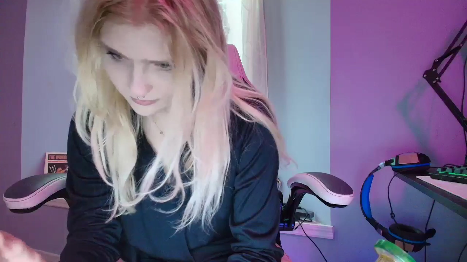 Gallery image thumbnail from DuckChan0's myfreecams stream on, 02/04/2025, 16:39 image 6 of 20