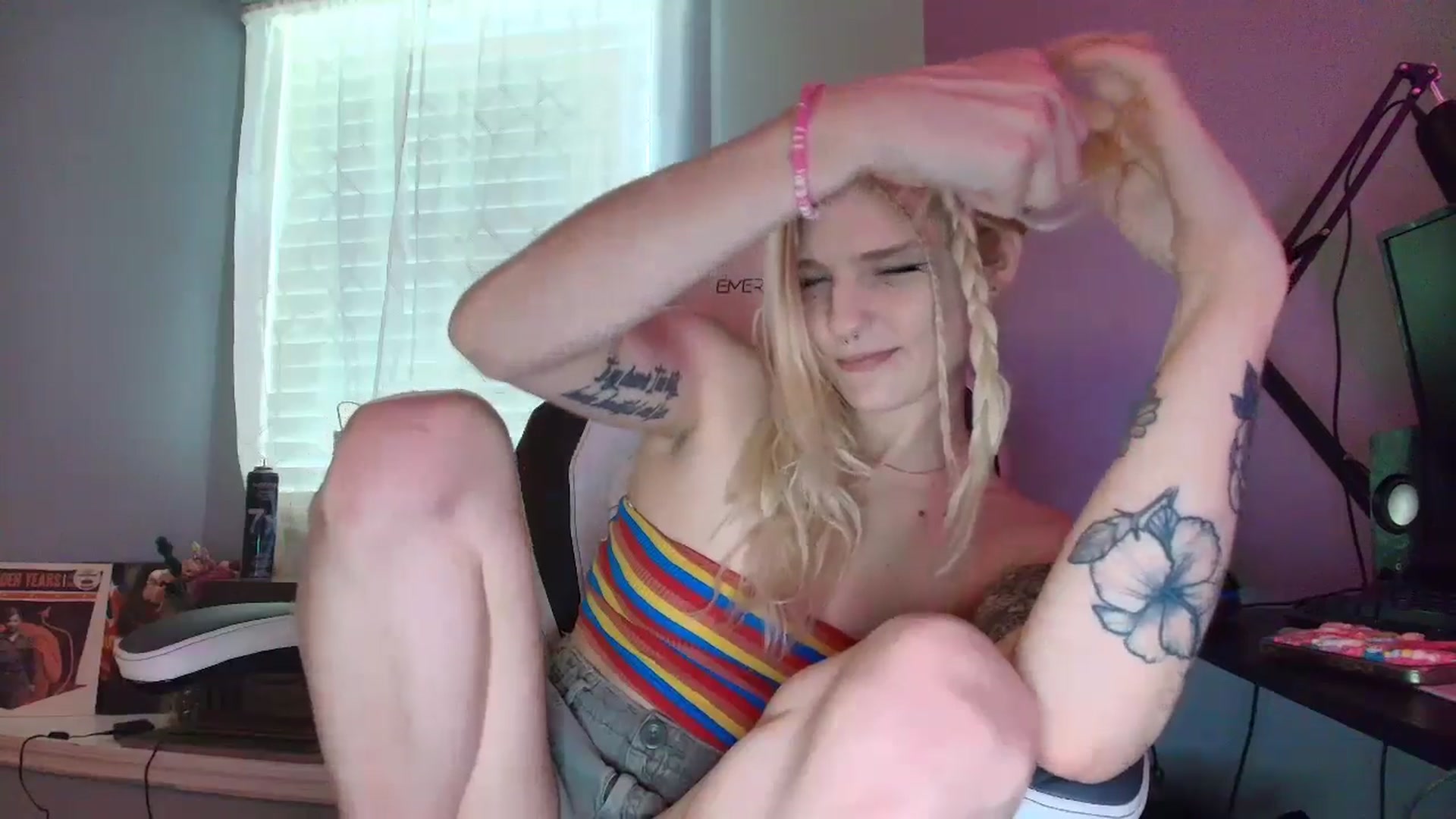 Gallery image thumbnail from DuckChan0's myfreecams stream on, 02/05/2025, 16:21 image 18 of 20