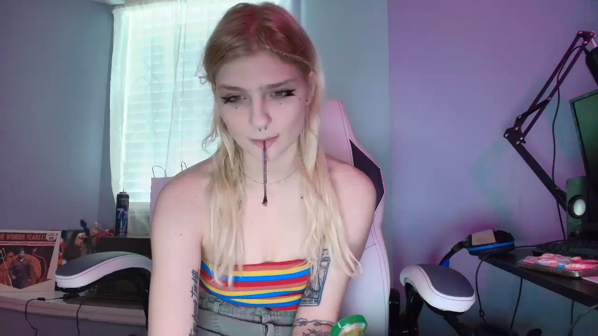 Gallery image thumbnail from DuckChan0's myfreecams stream on, 02/05/2025, 16:21 image 6 of 20