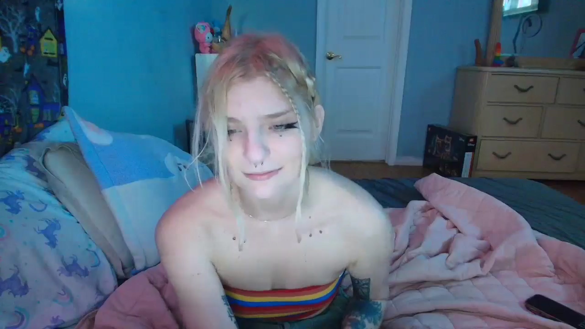 Gallery image thumbnail from DuckChan0's myfreecams stream on, 02/05/2025, 16:37 image 17 of 20